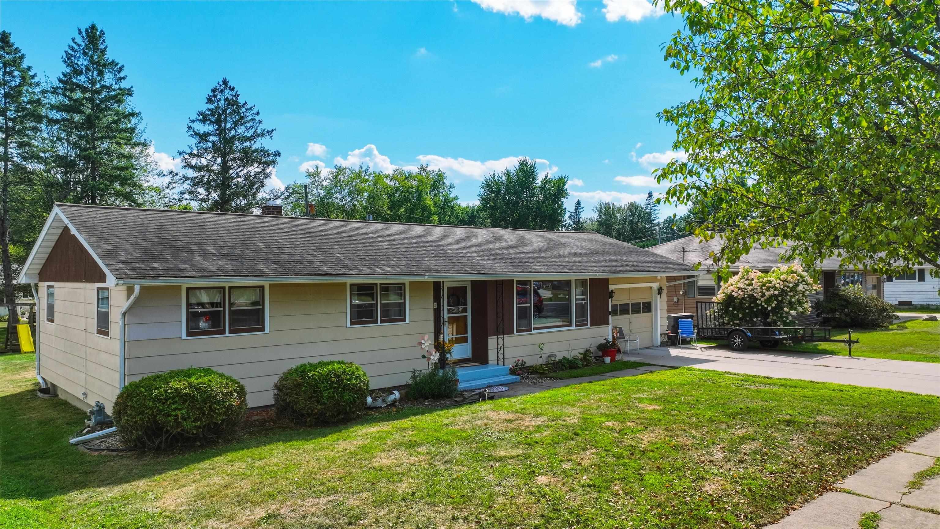 1308 E 17TH STREET, Marshfield, Wisconsin 54449, 3 Bedrooms Bedrooms, ,2 BathroomsBathrooms,Residential,For Sale,1308 E 17TH STREET,22604231