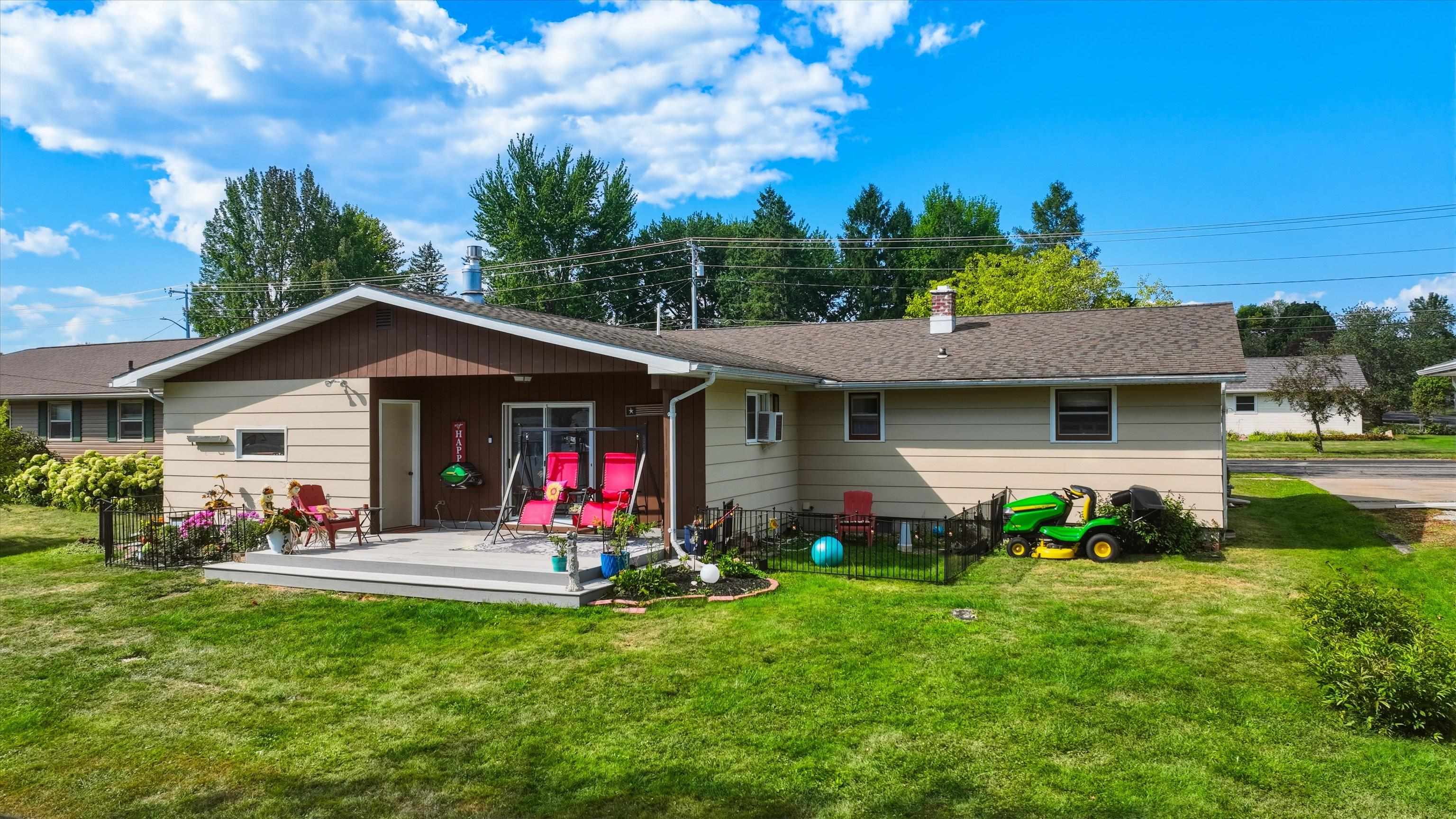 1308 E 17TH STREET, Marshfield, Wisconsin 54449, 3 Bedrooms Bedrooms, ,2 BathroomsBathrooms,Residential,For Sale,1308 E 17TH STREET,22604231