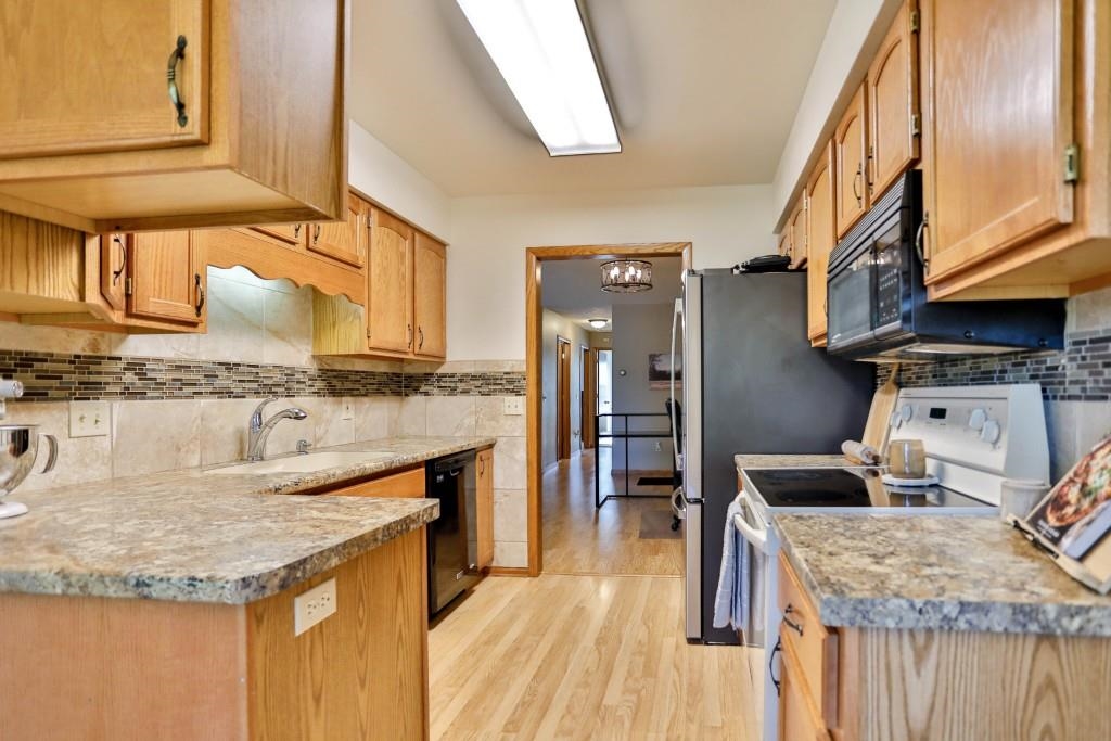 2800 THIELMAN STREET, Merrill, Wisconsin 54452, 2 Bedrooms Bedrooms, ,2 BathroomsBathrooms,Residential,For Sale,2800 THIELMAN STREET,22604238