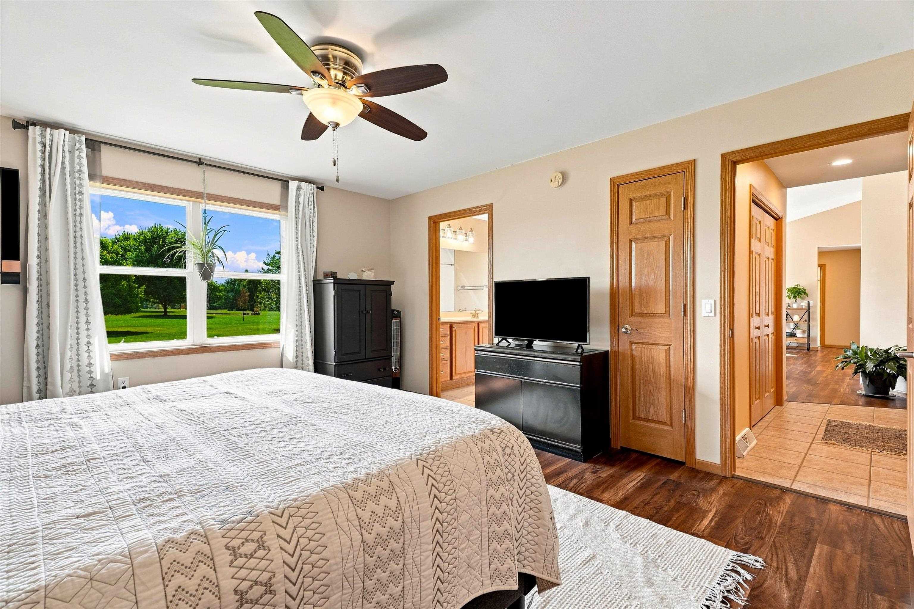 10585 COUNTY ROAD Y, Marshfield, Wisconsin 54449, 3 Bedrooms Bedrooms, ,3 BathroomsBathrooms,Residential,For Sale,10585 COUNTY ROAD Y,22604239