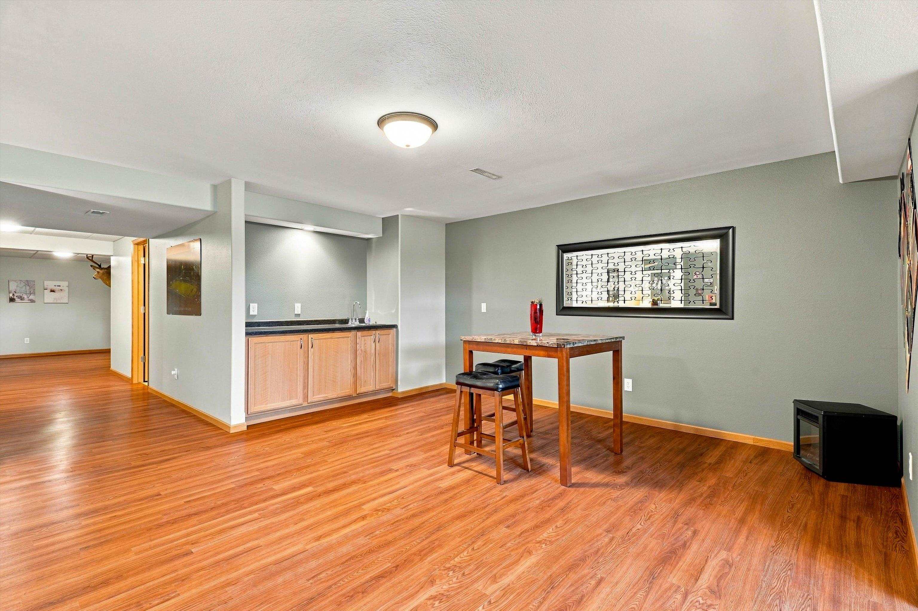 10585 COUNTY ROAD Y, Marshfield, Wisconsin 54449, 3 Bedrooms Bedrooms, ,3 BathroomsBathrooms,Residential,For Sale,10585 COUNTY ROAD Y,22604239