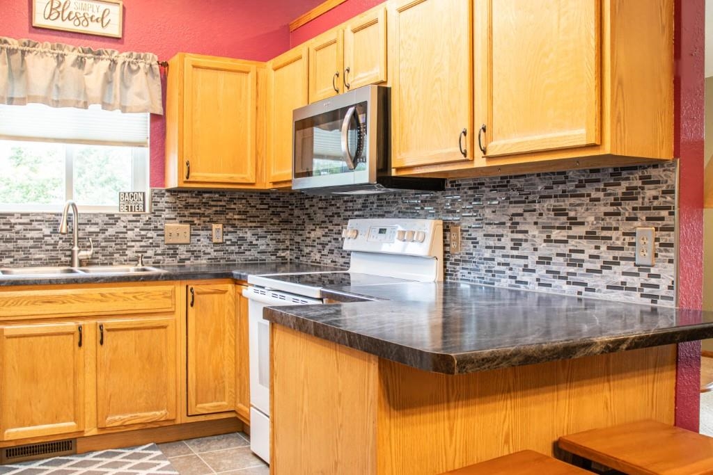 307 E INDUSTRIAL PARK AVENUE, Rothschild, Wisconsin 54474, 3 Bedrooms Bedrooms, ,2 BathroomsBathrooms,Residential,For Sale,307 E INDUSTRIAL PARK AVENUE,22604240