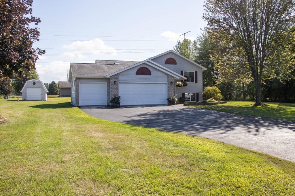 307 E INDUSTRIAL PARK AVENUE, Rothschild, Wisconsin 54474, 3 Bedrooms Bedrooms, ,2 BathroomsBathrooms,Residential,For Sale,307 E INDUSTRIAL PARK AVENUE,22604240