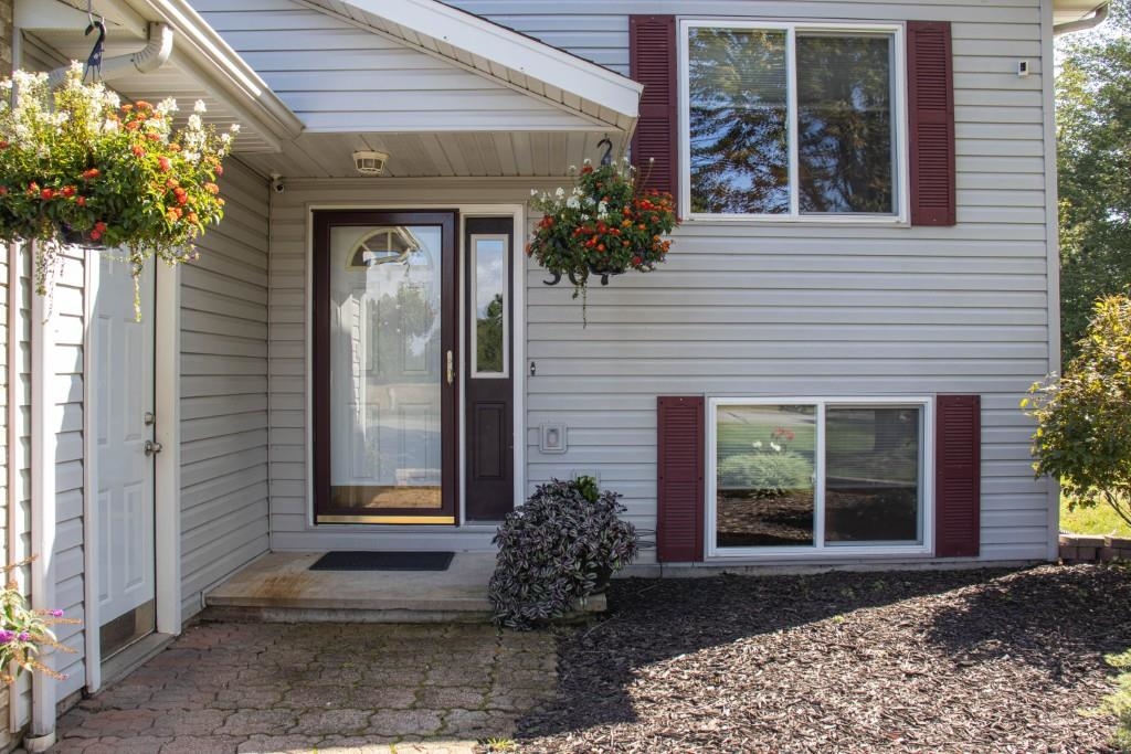 307 E INDUSTRIAL PARK AVENUE, Rothschild, Wisconsin 54474, 3 Bedrooms Bedrooms, ,2 BathroomsBathrooms,Residential,For Sale,307 E INDUSTRIAL PARK AVENUE,22604240
