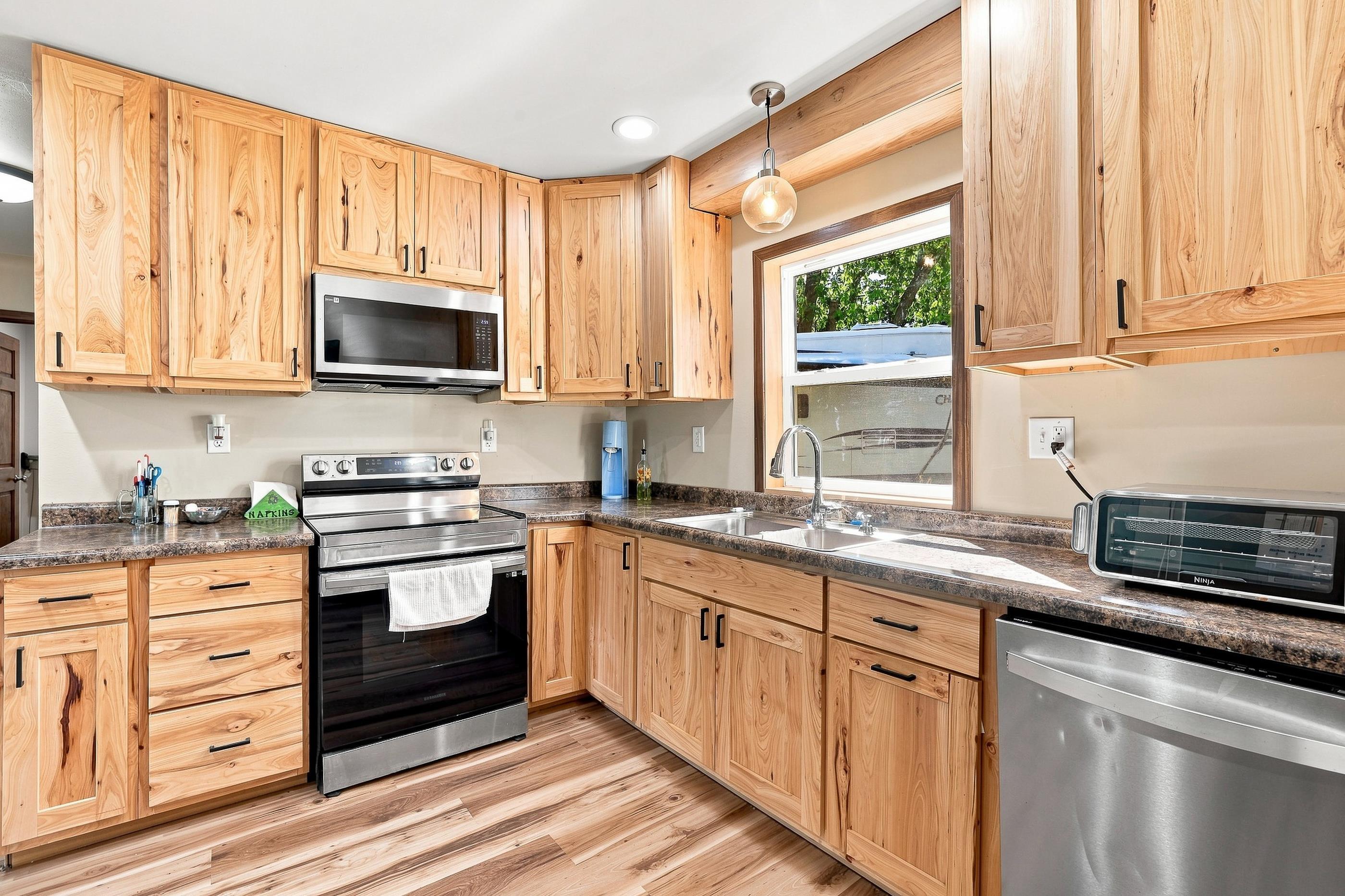 9787 COUNTY ROAD KK, Amherst, Wisconsin 54406, 3 Bedrooms Bedrooms, ,1 BathroomBathrooms,Residential,For Sale,9787 COUNTY ROAD KK,22604245