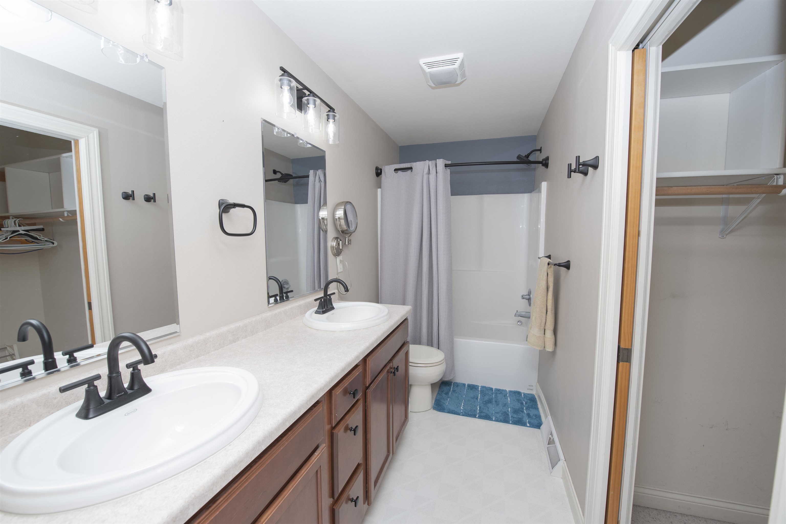 420 RED TAIL DRIVE, Amherst, Wisconsin 54406, 5 Bedrooms Bedrooms, ,3 BathroomsBathrooms,Residential,For Sale,420 RED TAIL DRIVE,22604247