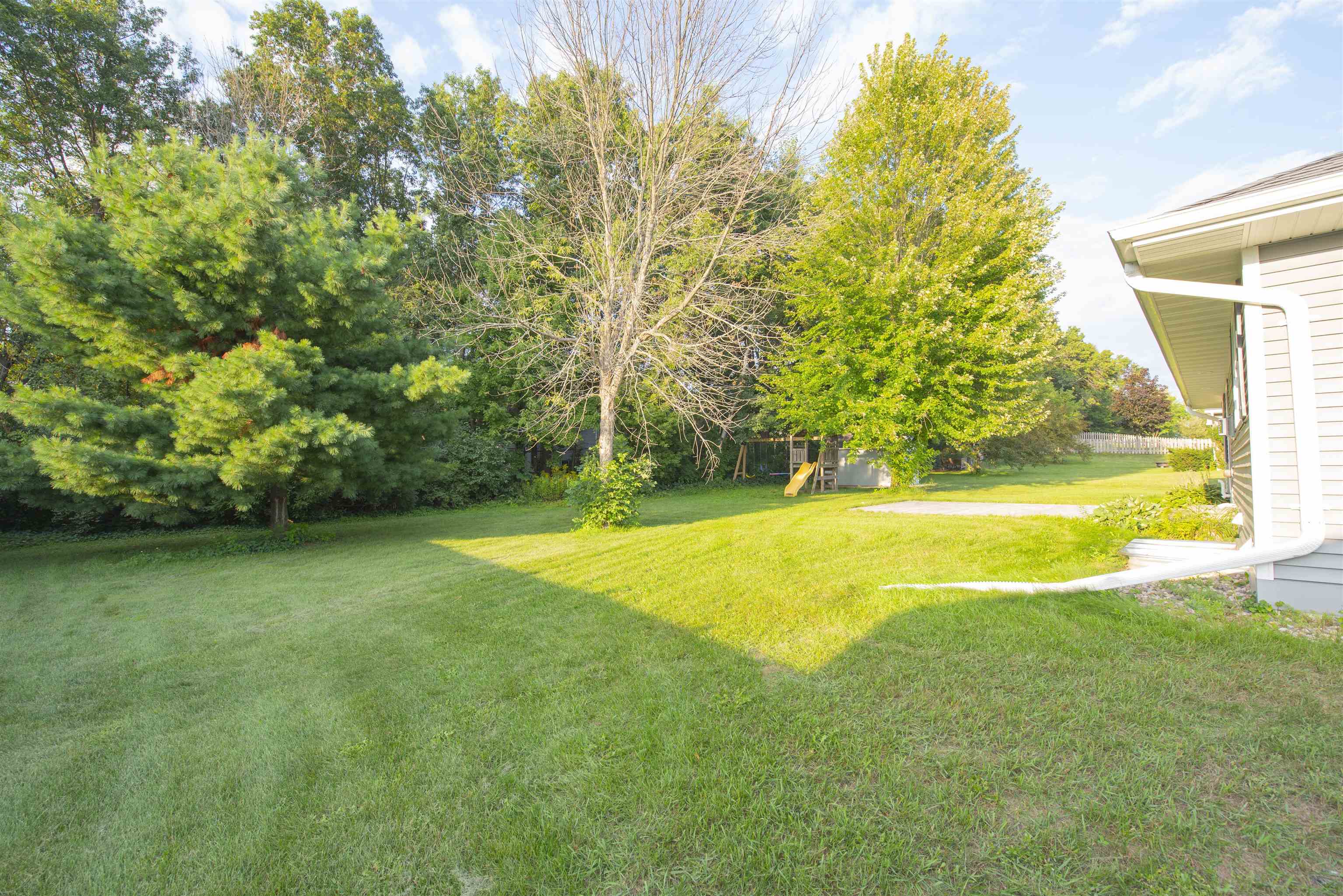 420 RED TAIL DRIVE, Amherst, Wisconsin 54406, 5 Bedrooms Bedrooms, ,3 BathroomsBathrooms,Residential,For Sale,420 RED TAIL DRIVE,22604247