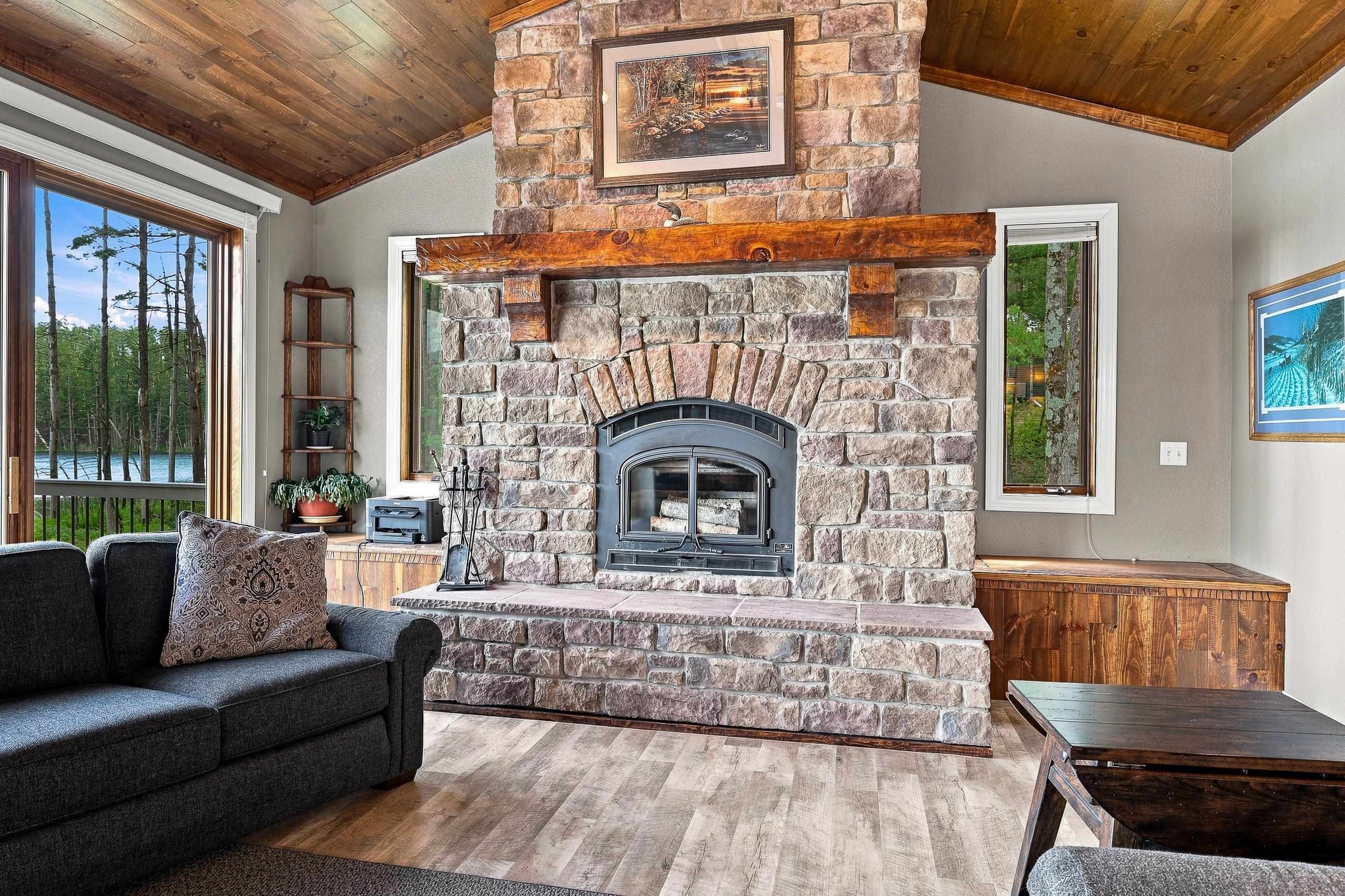 911 TAYLOR ROAD, Amherst Junction, Wisconsin 54407, 2 Bedrooms Bedrooms, ,2 BathroomsBathrooms,Residential,For Sale,911 TAYLOR ROAD,22604252