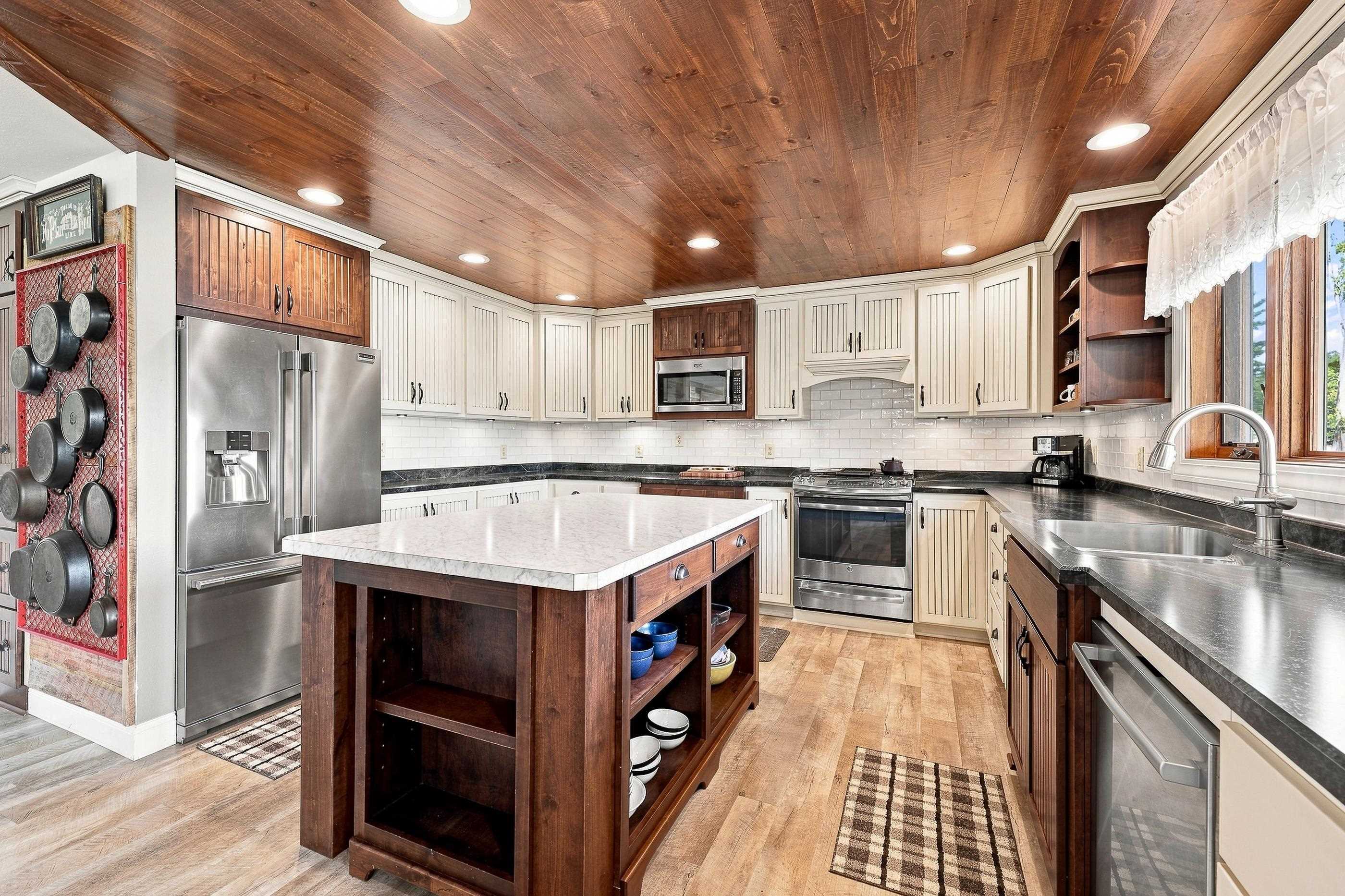 911 TAYLOR ROAD, Amherst Junction, Wisconsin 54407, 2 Bedrooms Bedrooms, ,2 BathroomsBathrooms,Residential,For Sale,911 TAYLOR ROAD,22604252