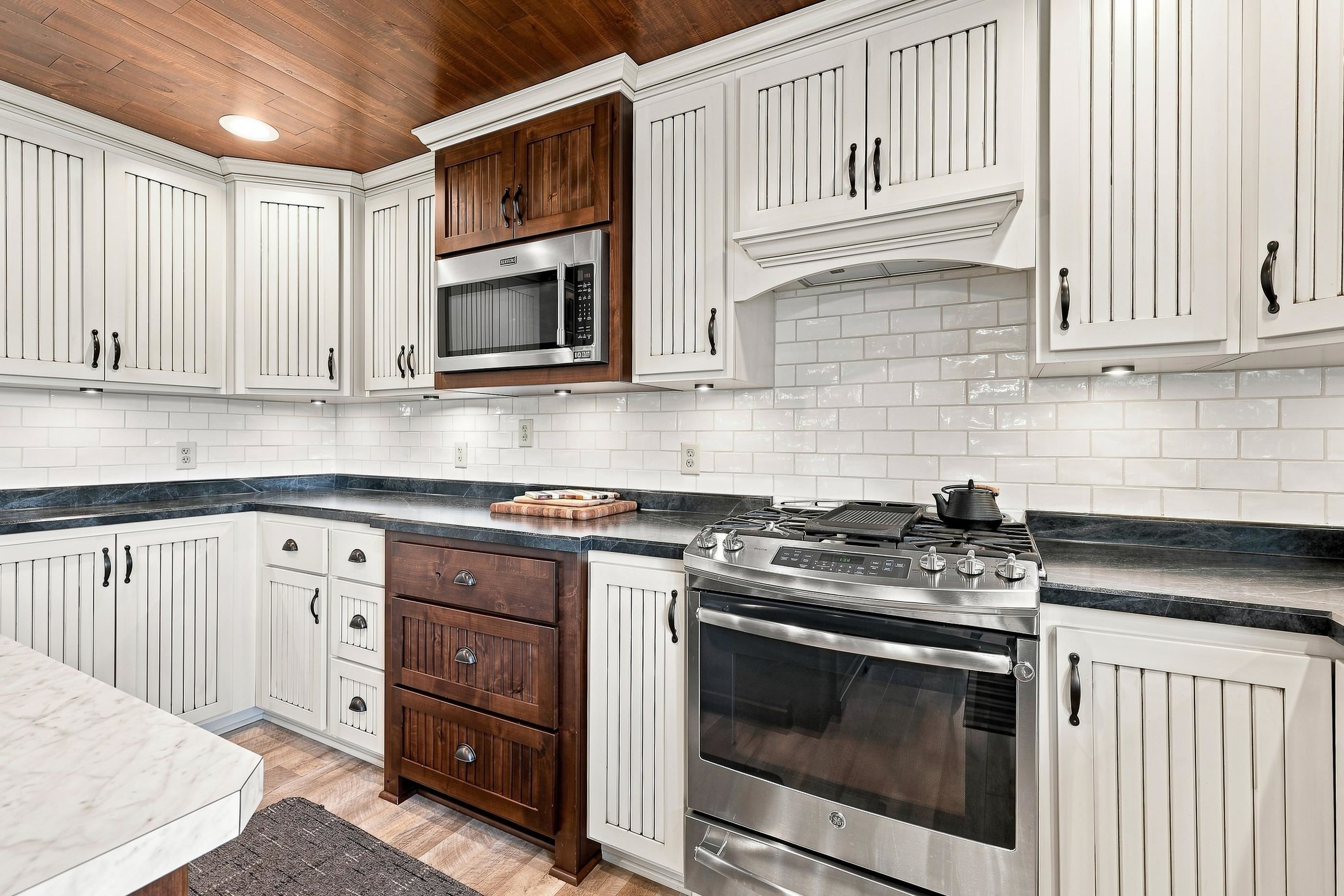 911 TAYLOR ROAD, Amherst Junction, Wisconsin 54407, 2 Bedrooms Bedrooms, ,2 BathroomsBathrooms,Residential,For Sale,911 TAYLOR ROAD,22604252
