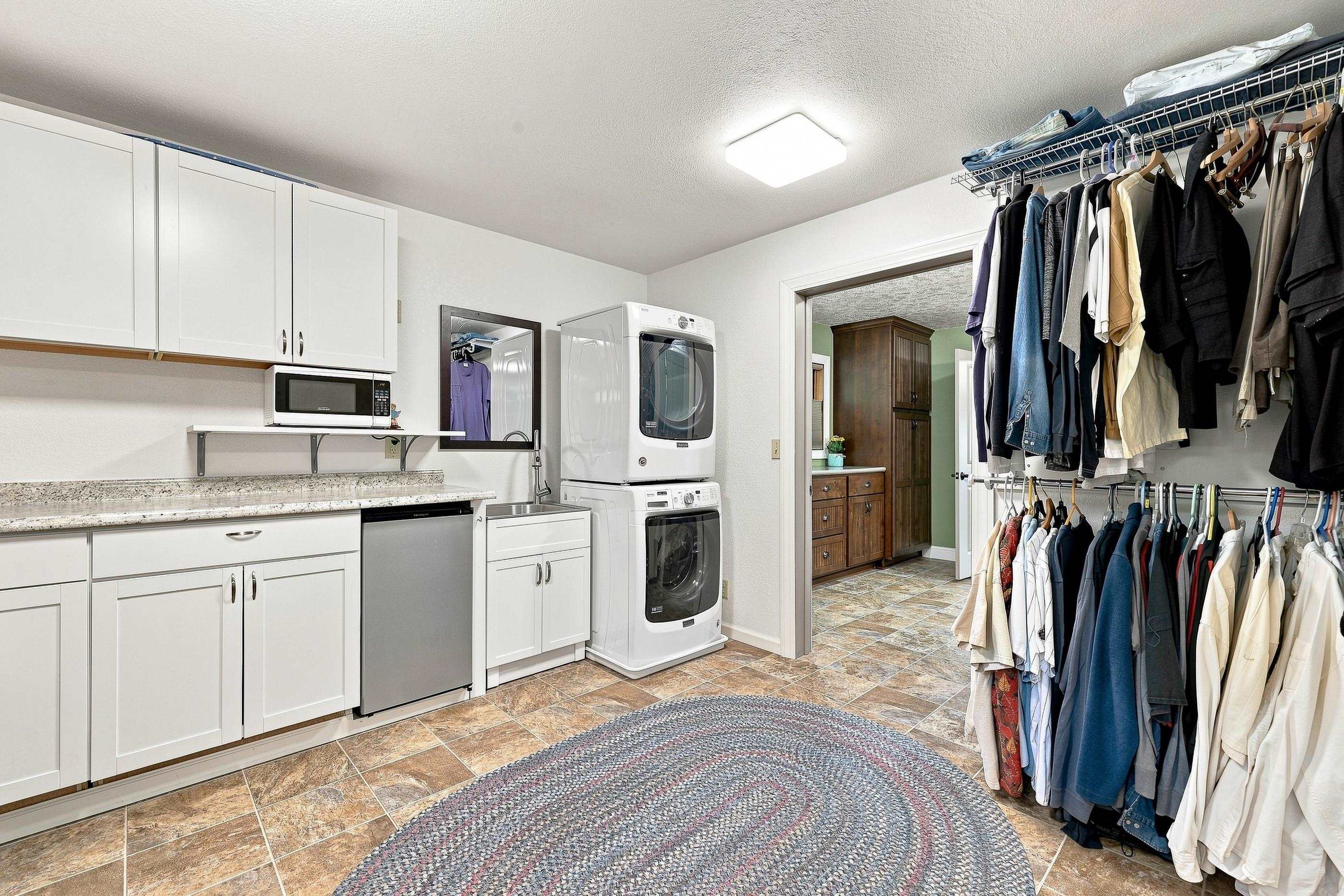 911 TAYLOR ROAD, Amherst Junction, Wisconsin 54407, 2 Bedrooms Bedrooms, ,2 BathroomsBathrooms,Residential,For Sale,911 TAYLOR ROAD,22604252