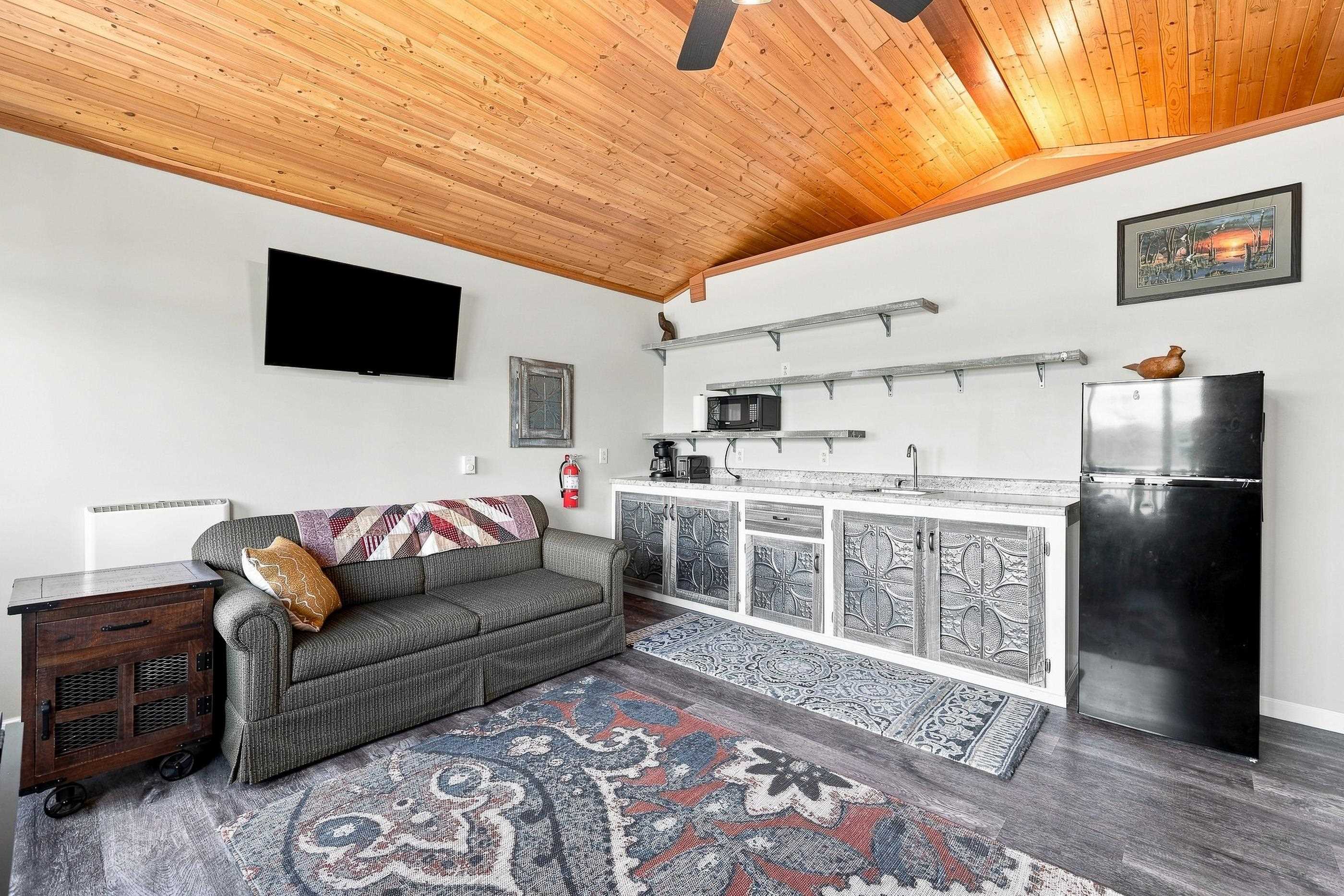 911 TAYLOR ROAD, Amherst Junction, Wisconsin 54407, 2 Bedrooms Bedrooms, ,2 BathroomsBathrooms,Residential,For Sale,911 TAYLOR ROAD,22604252