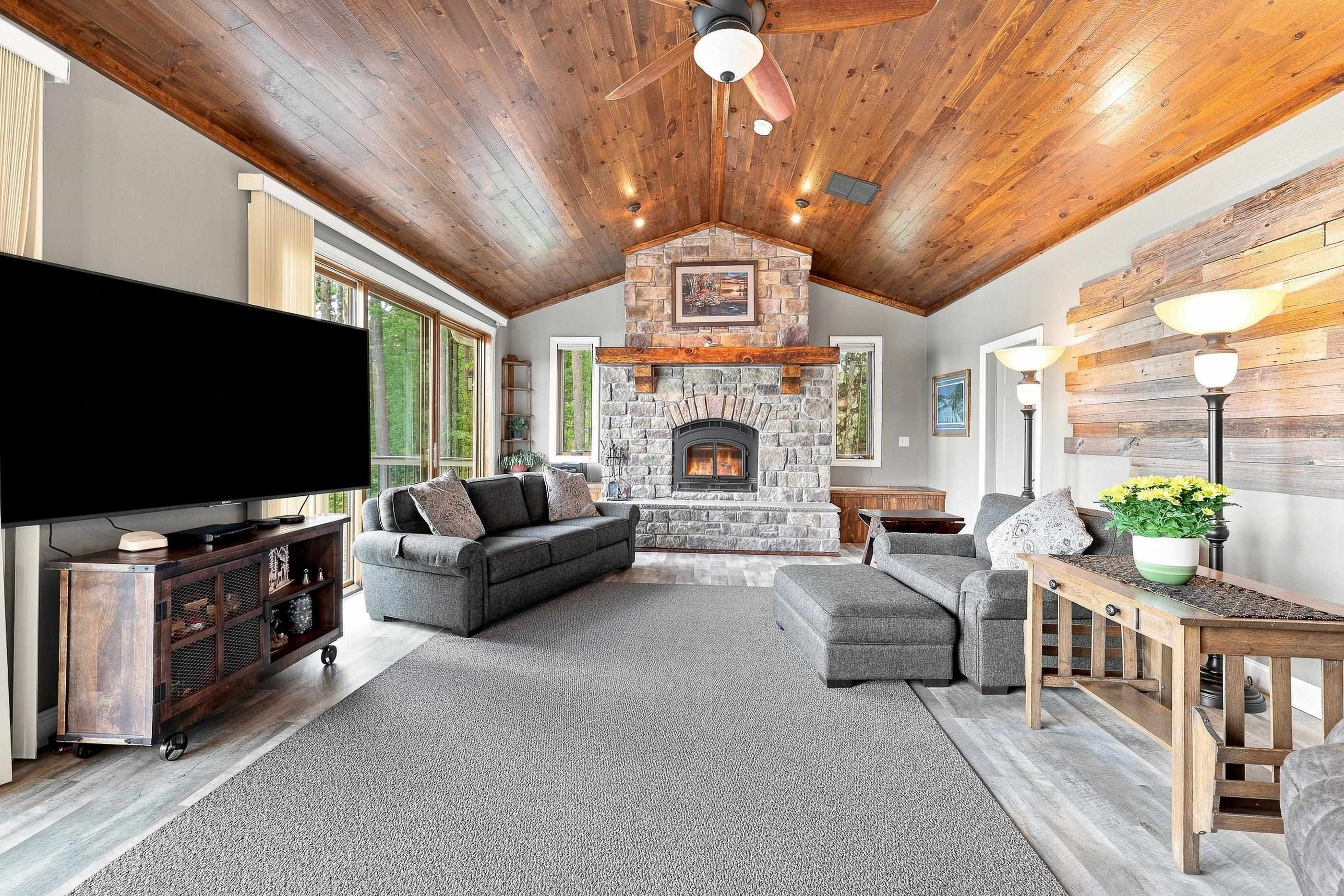 911 TAYLOR ROAD, Amherst Junction, Wisconsin 54407, 2 Bedrooms Bedrooms, ,2 BathroomsBathrooms,Residential,For Sale,911 TAYLOR ROAD,22604252