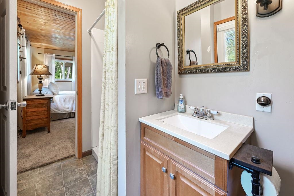 N2175 GREENWOOD ROAD, New London, Wisconsin 54961, 4 Bedrooms Bedrooms, ,3 BathroomsBathrooms,Residential,For Sale,N2175 GREENWOOD ROAD,22604255