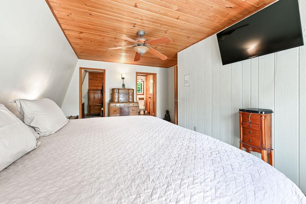 N2175 GREENWOOD ROAD, New London, Wisconsin 54961, 4 Bedrooms Bedrooms, ,3 BathroomsBathrooms,Residential,For Sale,N2175 GREENWOOD ROAD,22604255