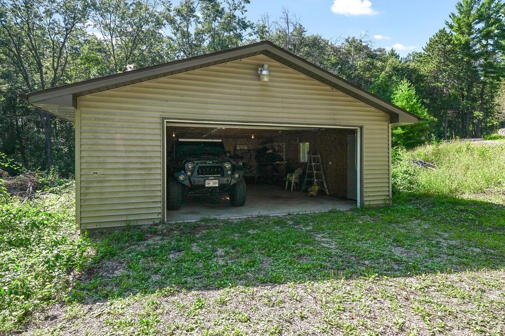 N2175 GREENWOOD ROAD, New London, Wisconsin 54961, 4 Bedrooms Bedrooms, ,3 BathroomsBathrooms,Residential,For Sale,N2175 GREENWOOD ROAD,22604255