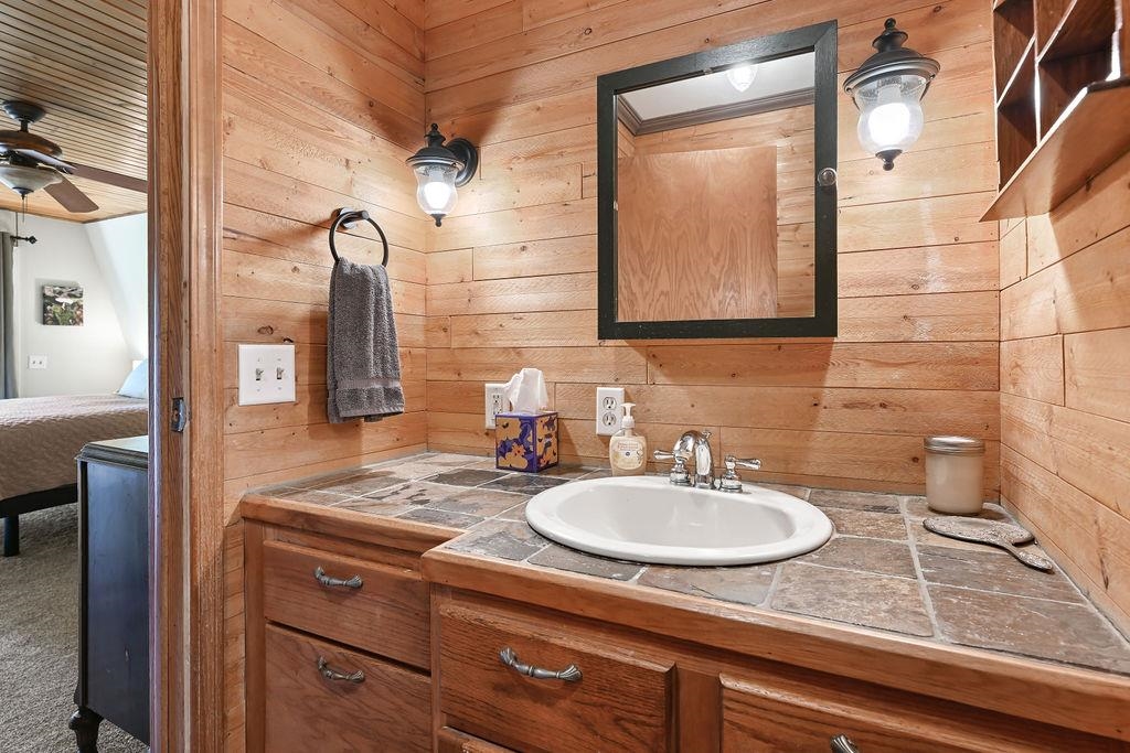 N2175 GREENWOOD ROAD, New London, Wisconsin 54961, 4 Bedrooms Bedrooms, ,3 BathroomsBathrooms,Residential,For Sale,N2175 GREENWOOD ROAD,22604255