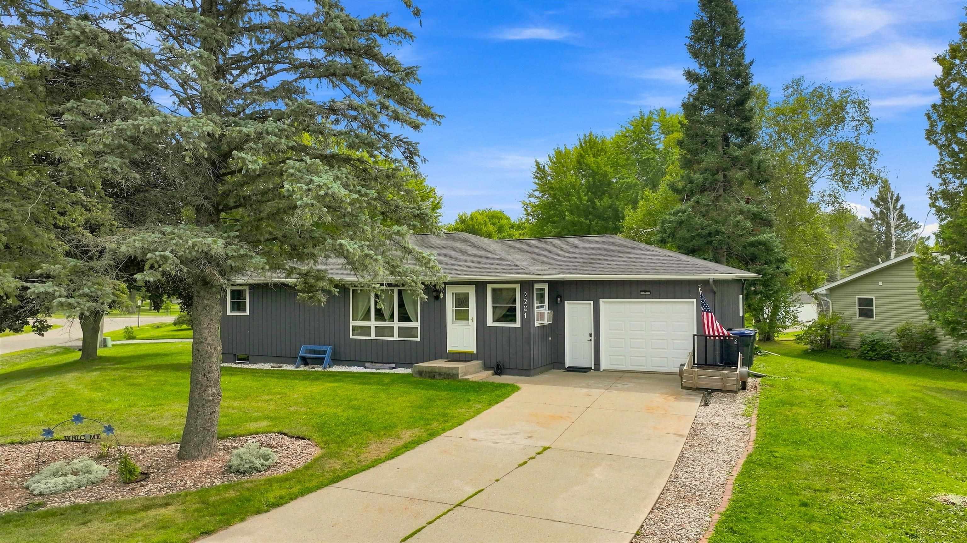 2201 S WALLONNIE DRIVE, Marshfield, Wisconsin 54449, 2 Bedrooms Bedrooms, ,2 BathroomsBathrooms,Residential,For Sale,2201 S WALLONNIE DRIVE,22604262