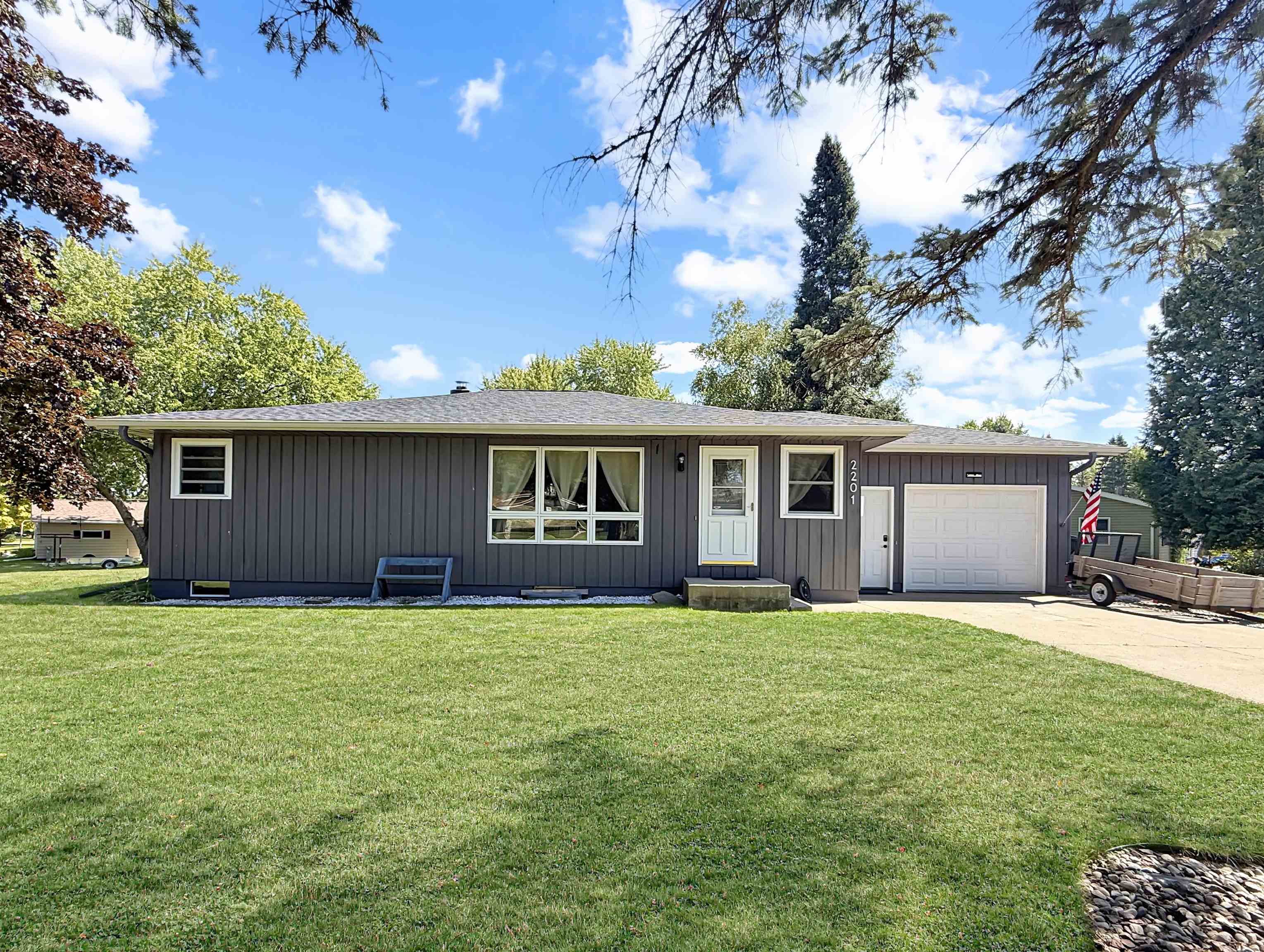 2201 S WALLONNIE DRIVE, Marshfield, Wisconsin 54449, 2 Bedrooms Bedrooms, ,2 BathroomsBathrooms,Residential,For Sale,2201 S WALLONNIE DRIVE,22604262
