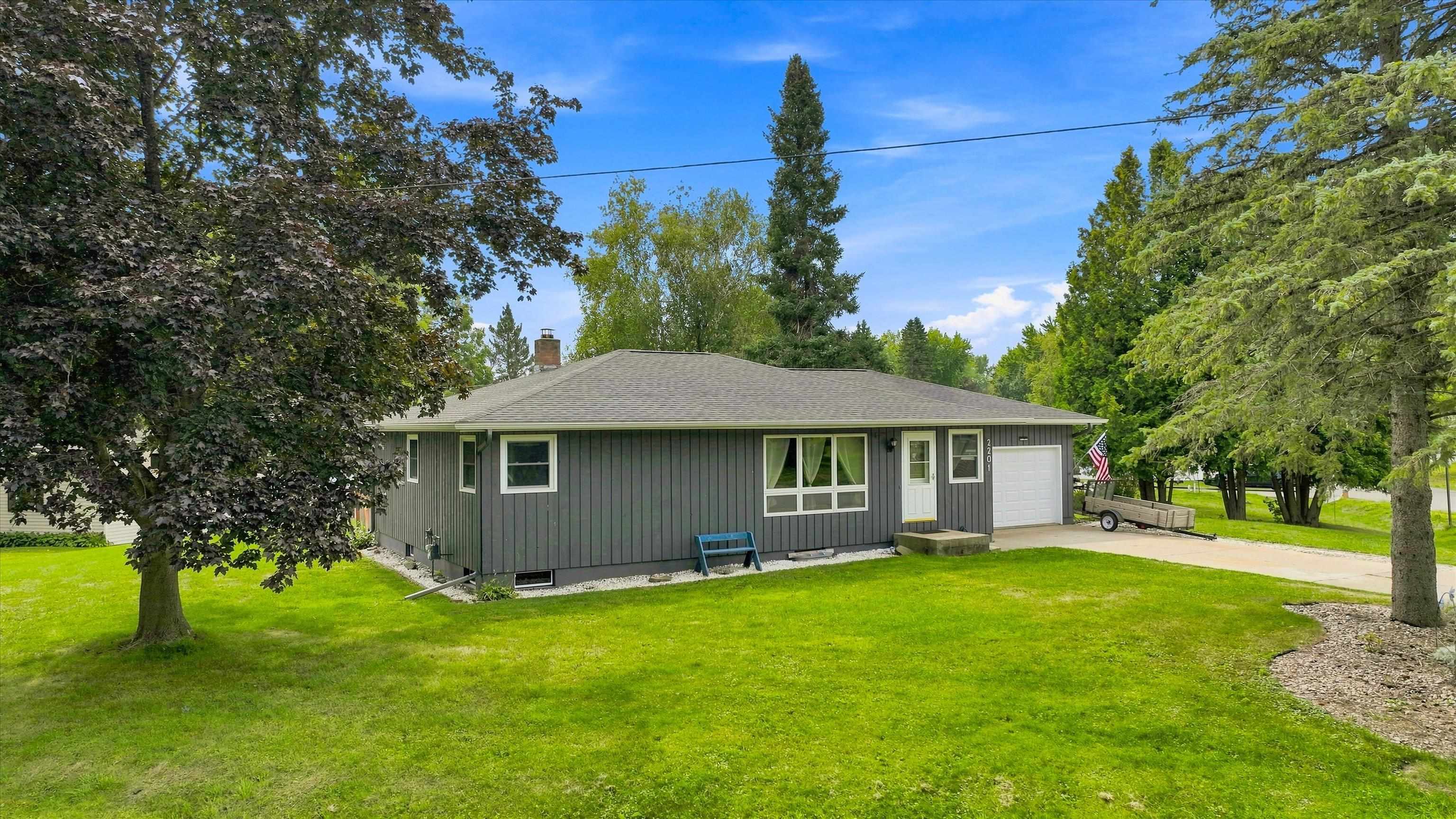 2201 S WALLONNIE DRIVE, Marshfield, Wisconsin 54449, 2 Bedrooms Bedrooms, ,2 BathroomsBathrooms,Residential,For Sale,2201 S WALLONNIE DRIVE,22604262