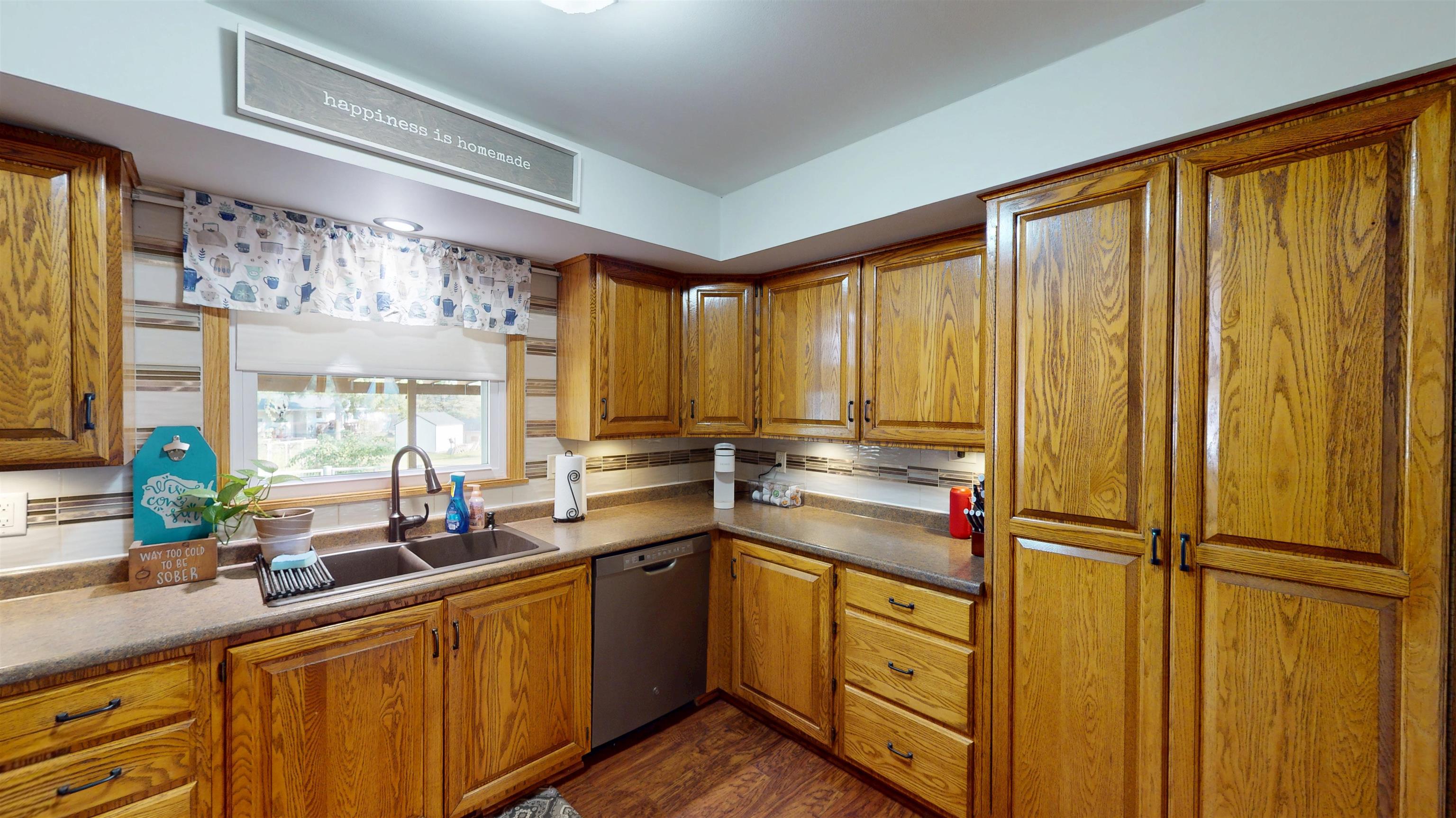 2201 S WALLONNIE DRIVE, Marshfield, Wisconsin 54449, 2 Bedrooms Bedrooms, ,2 BathroomsBathrooms,Residential,For Sale,2201 S WALLONNIE DRIVE,22604262