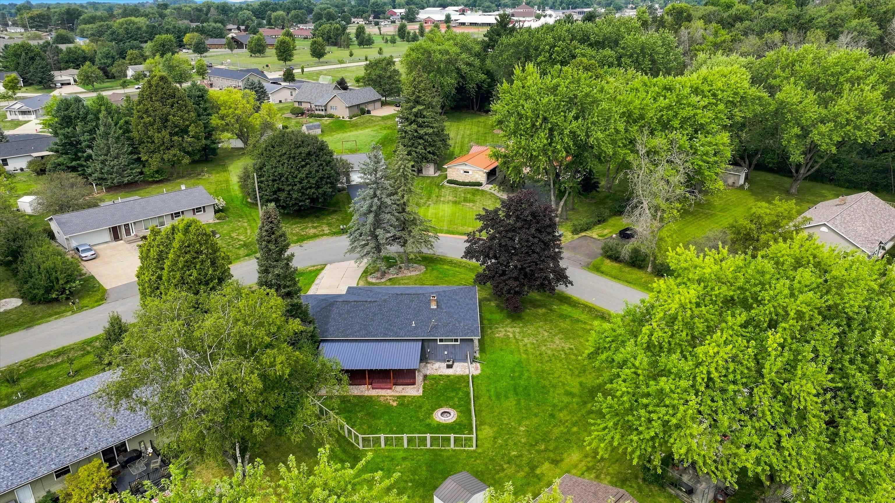 2201 S WALLONNIE DRIVE, Marshfield, Wisconsin 54449, 2 Bedrooms Bedrooms, ,2 BathroomsBathrooms,Residential,For Sale,2201 S WALLONNIE DRIVE,22604262