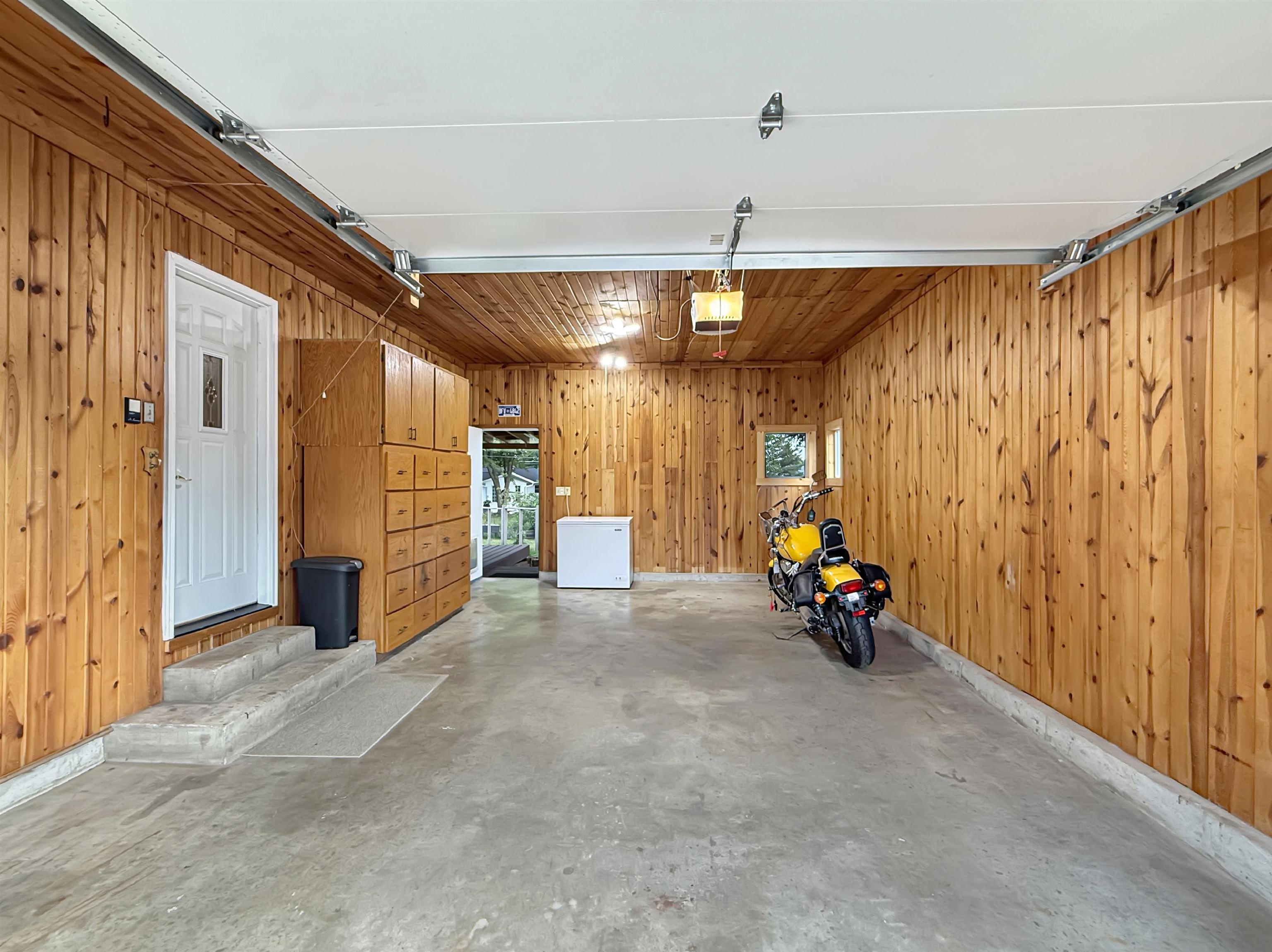 2201 S WALLONNIE DRIVE, Marshfield, Wisconsin 54449, 2 Bedrooms Bedrooms, ,2 BathroomsBathrooms,Residential,For Sale,2201 S WALLONNIE DRIVE,22604262