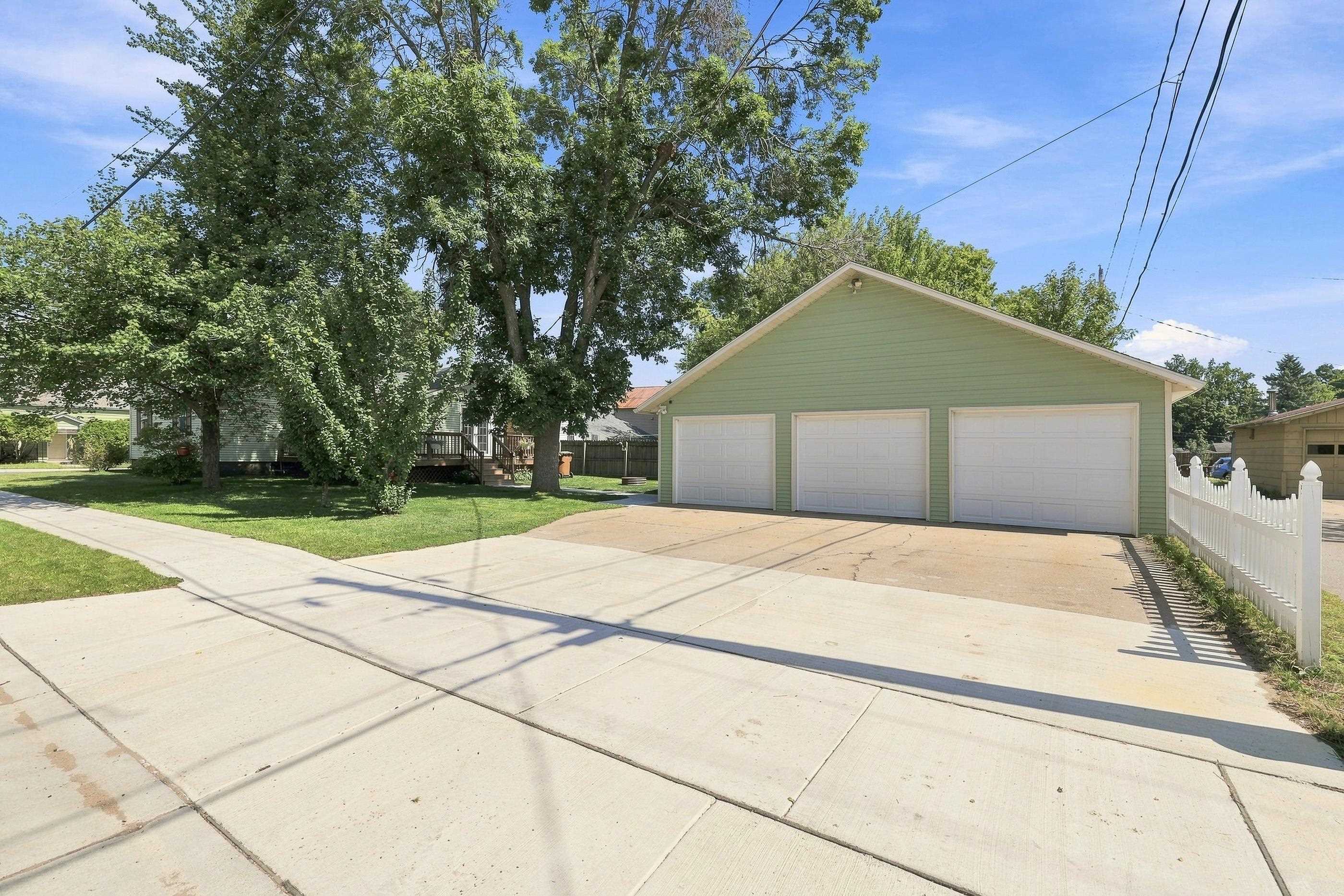 501 WASHINGTON AVENUE, Stevens Point, Wisconsin 54481, 3 Bedrooms Bedrooms, ,2 BathroomsBathrooms,Residential,For Sale,501 WASHINGTON AVENUE,22604263