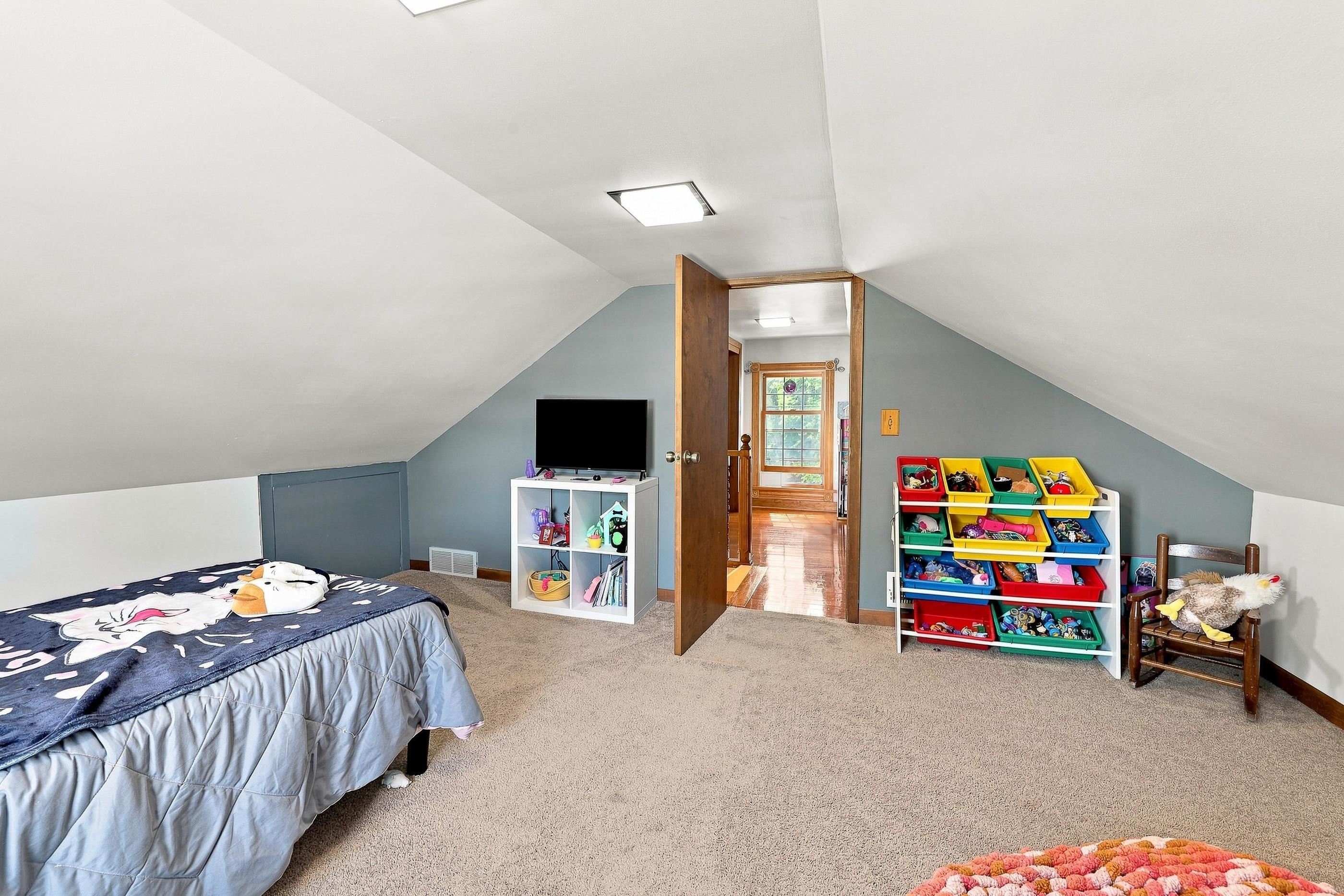 501 WASHINGTON AVENUE, Stevens Point, Wisconsin 54481, 3 Bedrooms Bedrooms, ,2 BathroomsBathrooms,Residential,For Sale,501 WASHINGTON AVENUE,22604263
