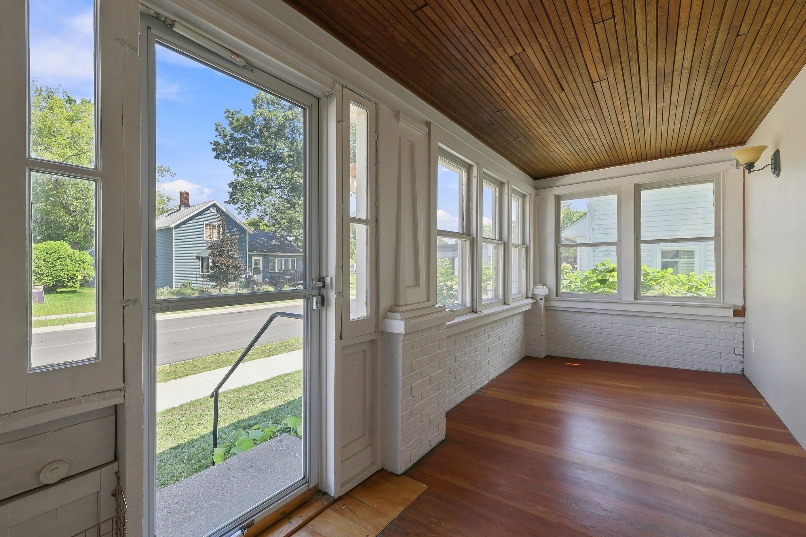 501 WASHINGTON AVENUE, Stevens Point, Wisconsin 54481, 3 Bedrooms Bedrooms, ,2 BathroomsBathrooms,Residential,For Sale,501 WASHINGTON AVENUE,22604263