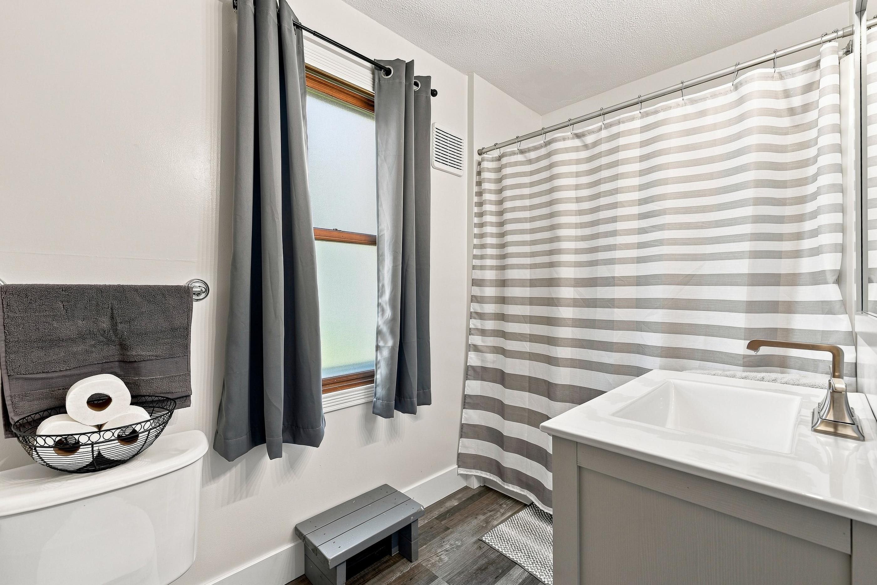 501 WASHINGTON AVENUE, Stevens Point, Wisconsin 54481, 3 Bedrooms Bedrooms, ,2 BathroomsBathrooms,Residential,For Sale,501 WASHINGTON AVENUE,22604263