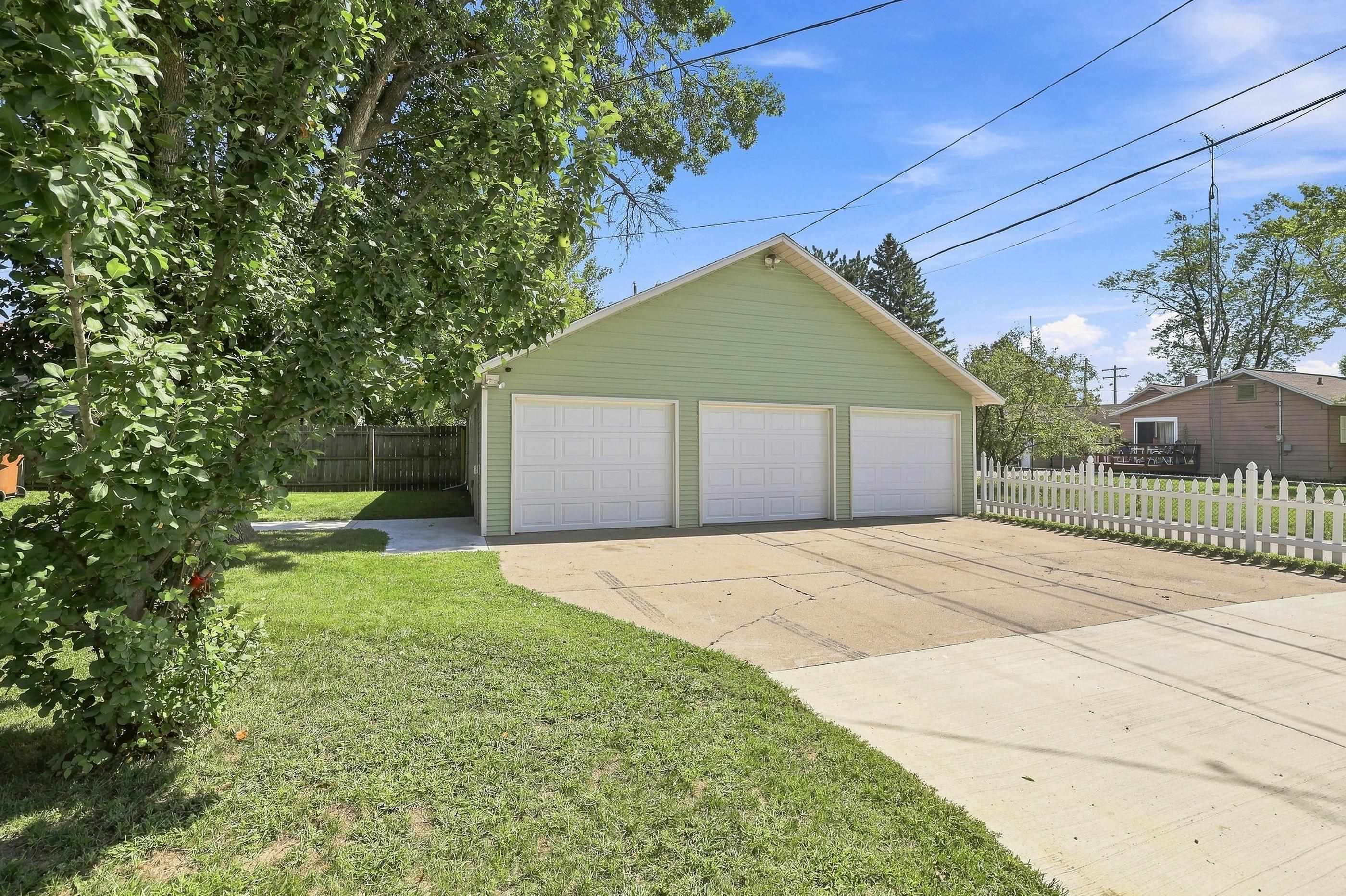 501 WASHINGTON AVENUE, Stevens Point, Wisconsin 54481, 3 Bedrooms Bedrooms, ,2 BathroomsBathrooms,Residential,For Sale,501 WASHINGTON AVENUE,22604263