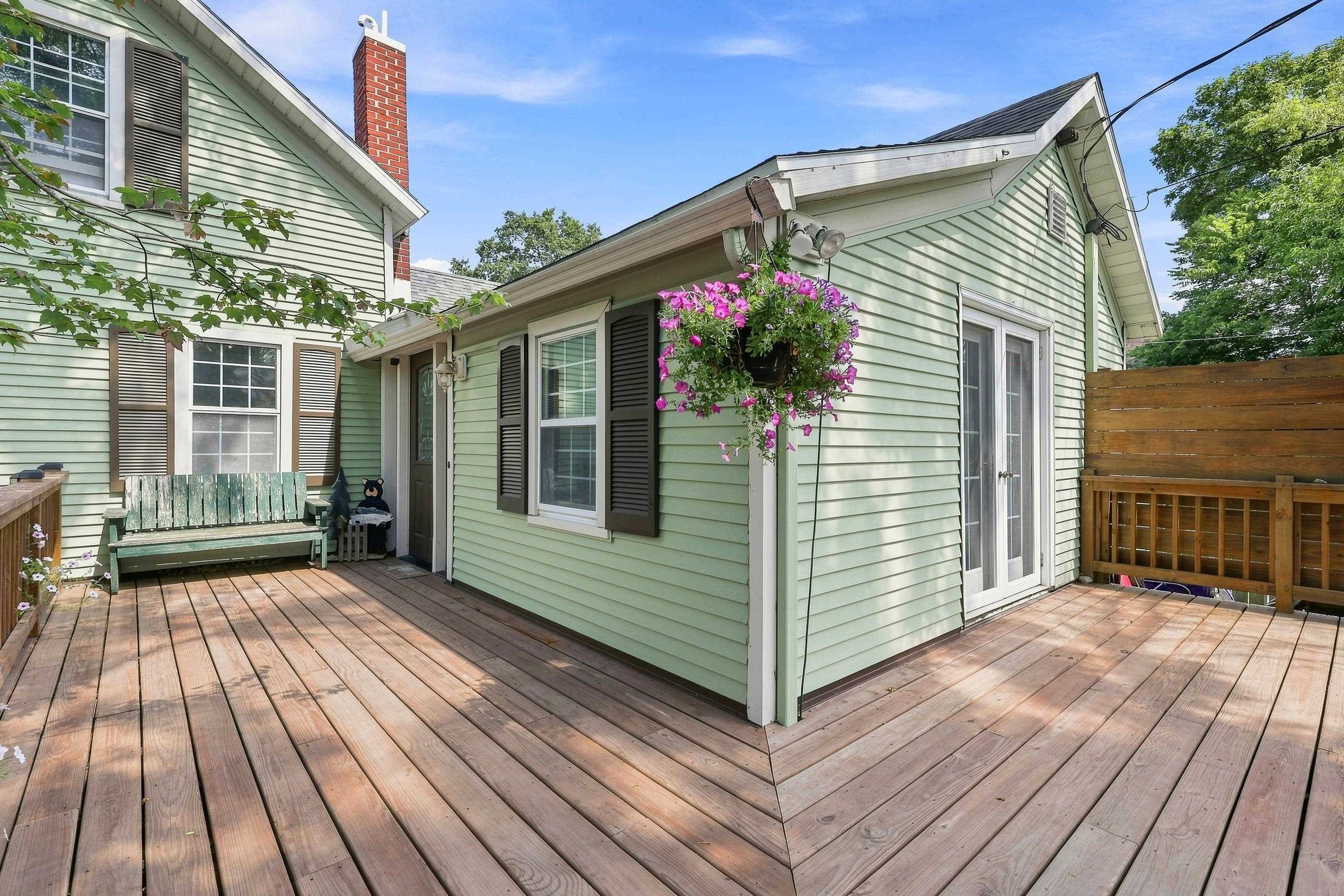 501 WASHINGTON AVENUE, Stevens Point, Wisconsin 54481, 3 Bedrooms Bedrooms, ,2 BathroomsBathrooms,Residential,For Sale,501 WASHINGTON AVENUE,22604263