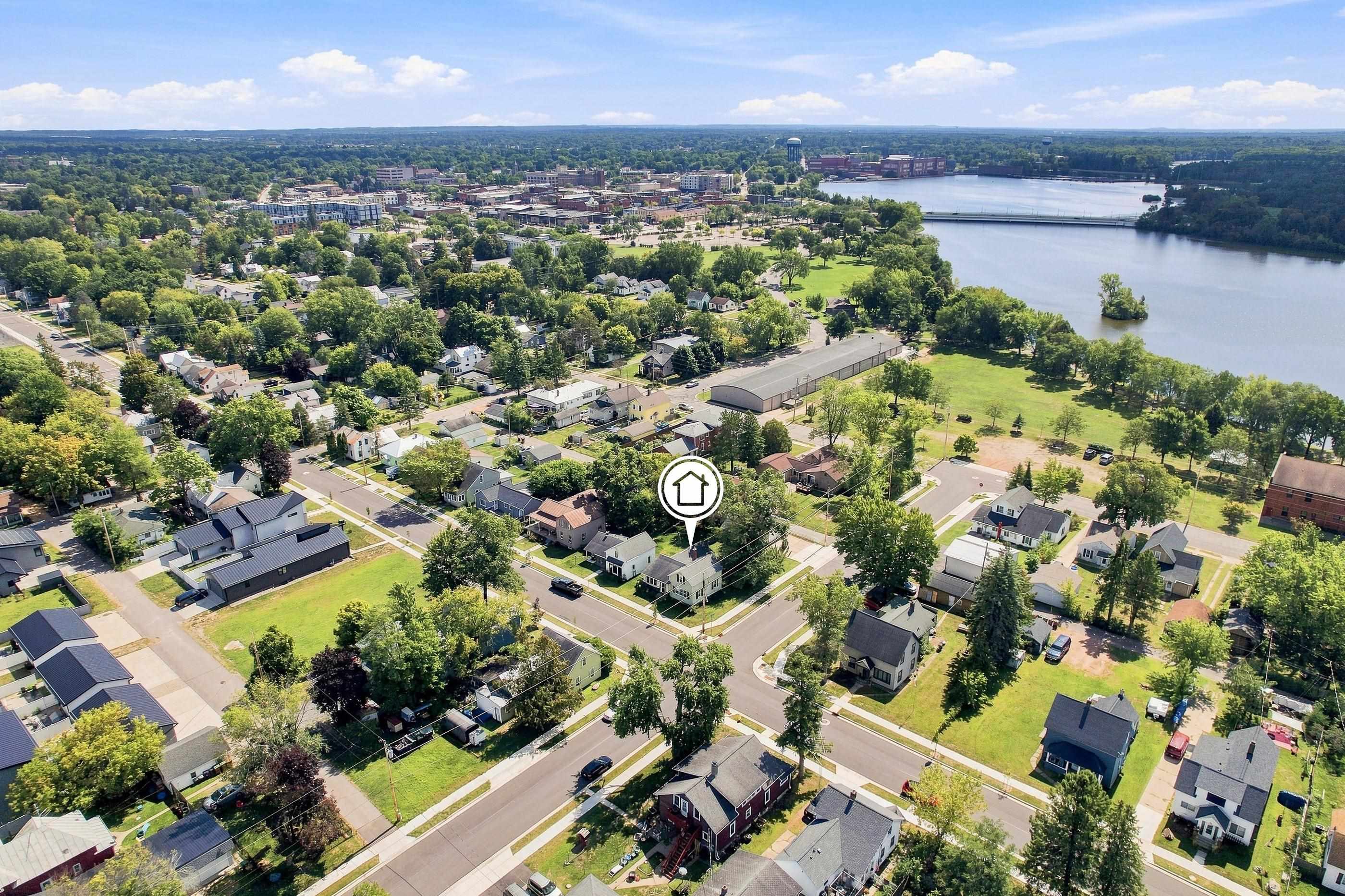 501 WASHINGTON AVENUE, Stevens Point, Wisconsin 54481, 3 Bedrooms Bedrooms, ,2 BathroomsBathrooms,Residential,For Sale,501 WASHINGTON AVENUE,22604263