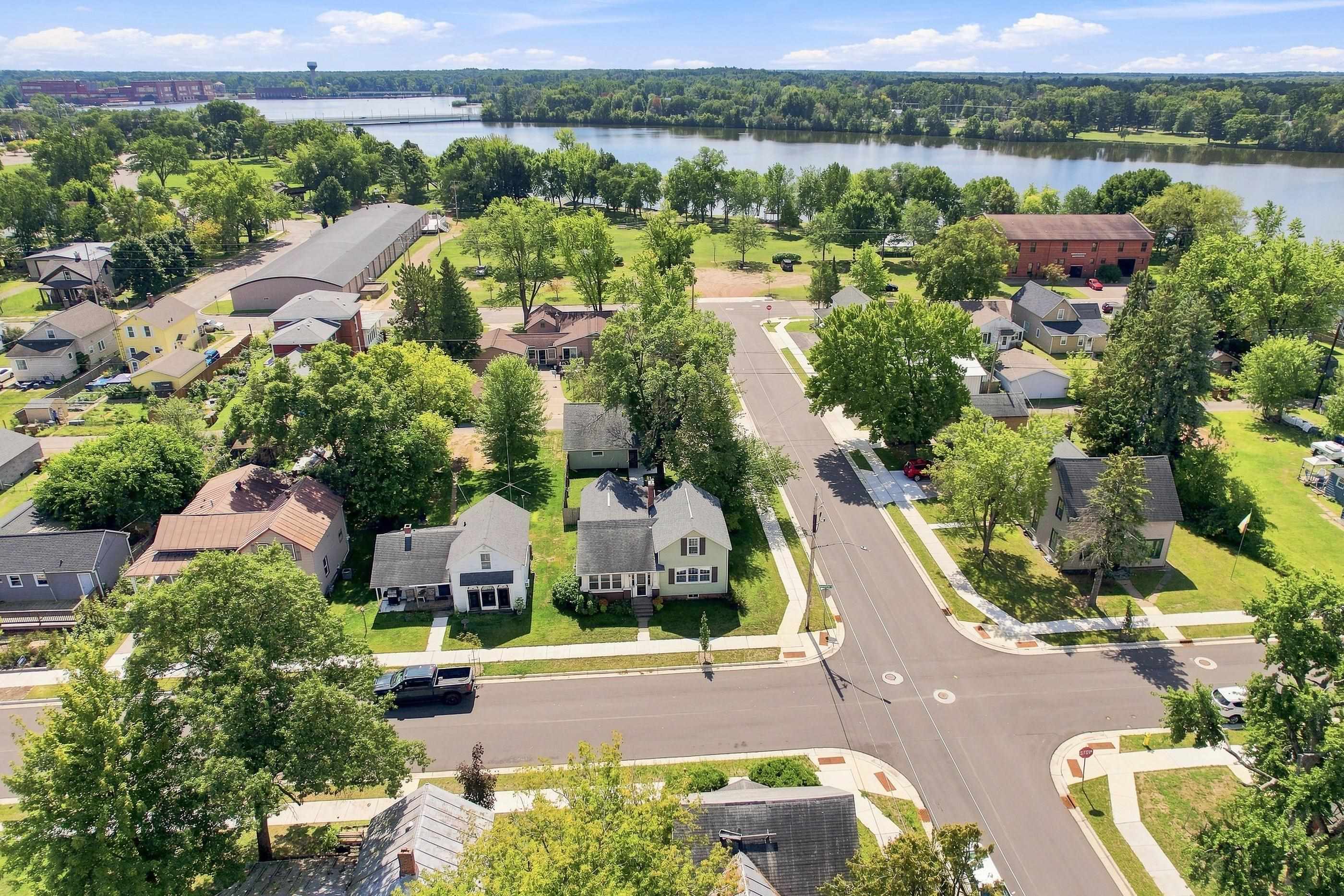 501 WASHINGTON AVENUE, Stevens Point, Wisconsin 54481, 3 Bedrooms Bedrooms, ,2 BathroomsBathrooms,Residential,For Sale,501 WASHINGTON AVENUE,22604263