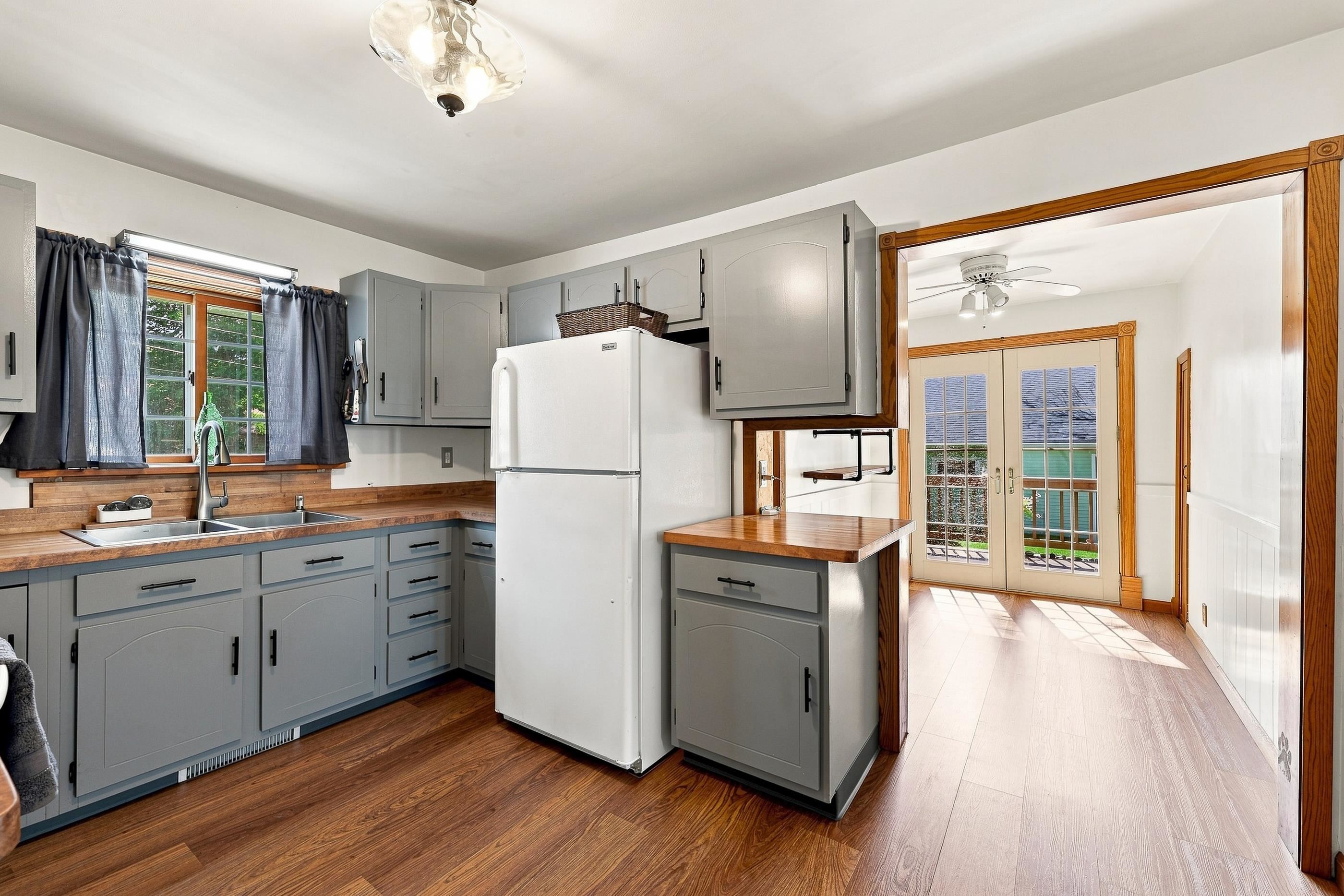 501 WASHINGTON AVENUE, Stevens Point, Wisconsin 54481, 3 Bedrooms Bedrooms, ,2 BathroomsBathrooms,Residential,For Sale,501 WASHINGTON AVENUE,22604263