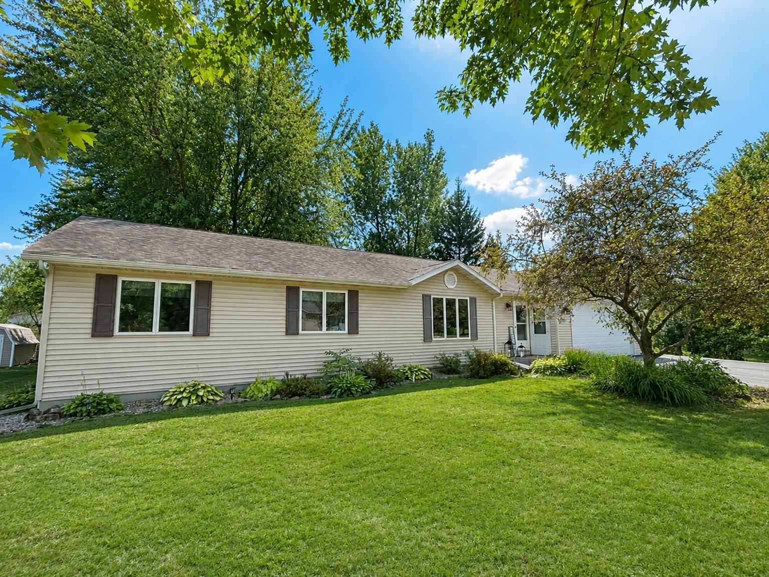 600 W 11TH STREET, Marshfield, Wisconsin 54449, 3 Bedrooms Bedrooms, ,2 BathroomsBathrooms,Residential,For Sale,600 W 11TH STREET,22604272