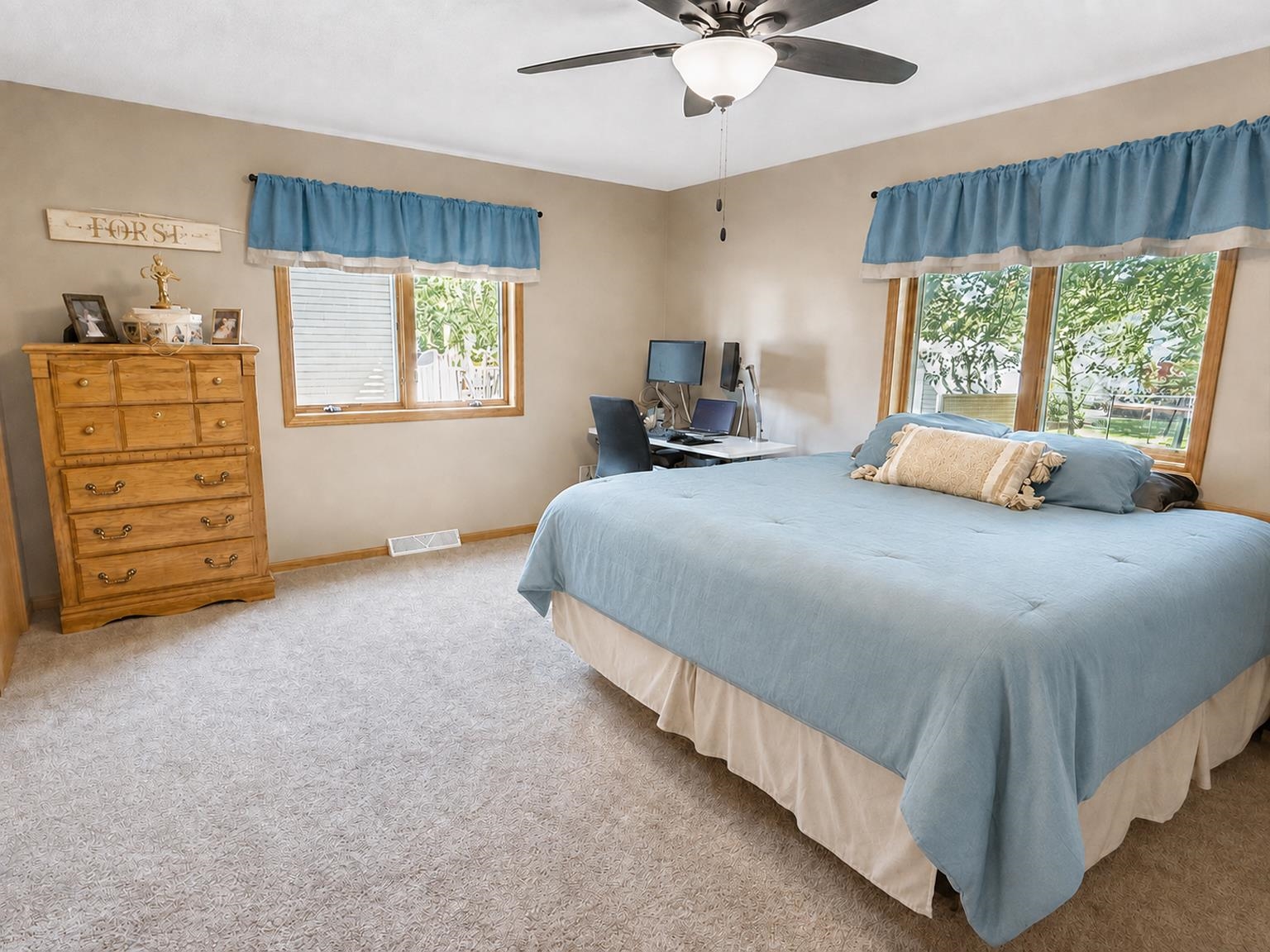 600 W 11TH STREET, Marshfield, Wisconsin 54449, 3 Bedrooms Bedrooms, ,2 BathroomsBathrooms,Residential,For Sale,600 W 11TH STREET,22604272