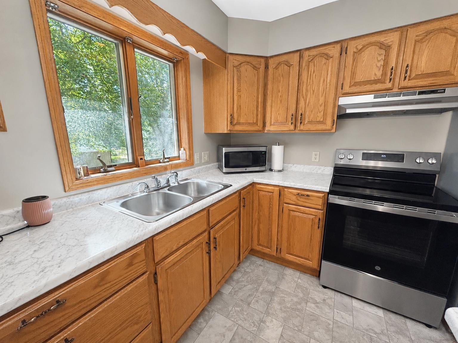 600 W 11TH STREET, Marshfield, Wisconsin 54449, 3 Bedrooms Bedrooms, ,2 BathroomsBathrooms,Residential,For Sale,600 W 11TH STREET,22604272