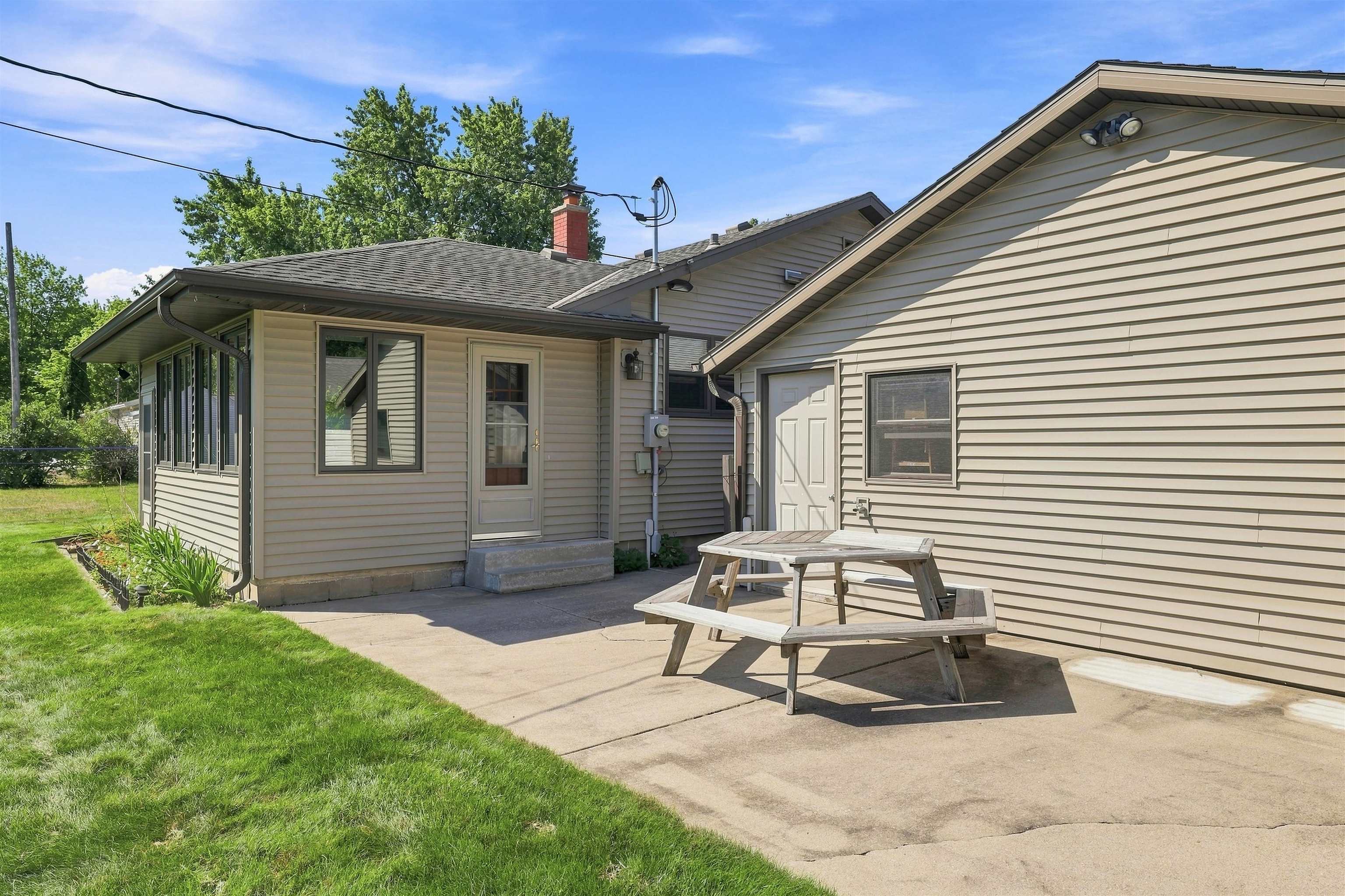 330 19TH STREET N, Wisconsin Rapids, Wisconsin 54494, 2 Bedrooms Bedrooms, ,1 BathroomBathrooms,Residential,For Sale,330 19TH STREET N,22604273