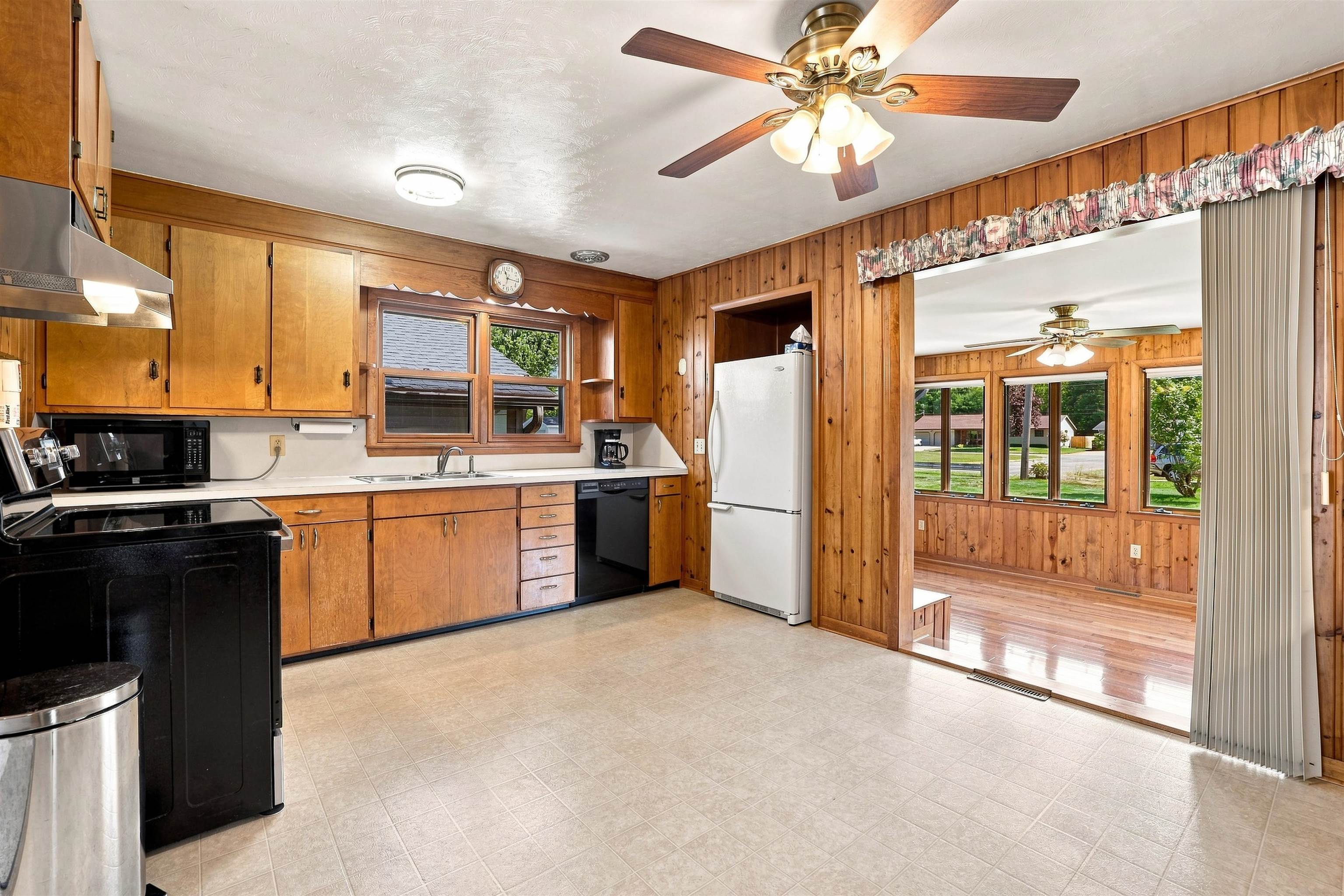 330 19TH STREET N, Wisconsin Rapids, Wisconsin 54494, 2 Bedrooms Bedrooms, ,1 BathroomBathrooms,Residential,For Sale,330 19TH STREET N,22604273