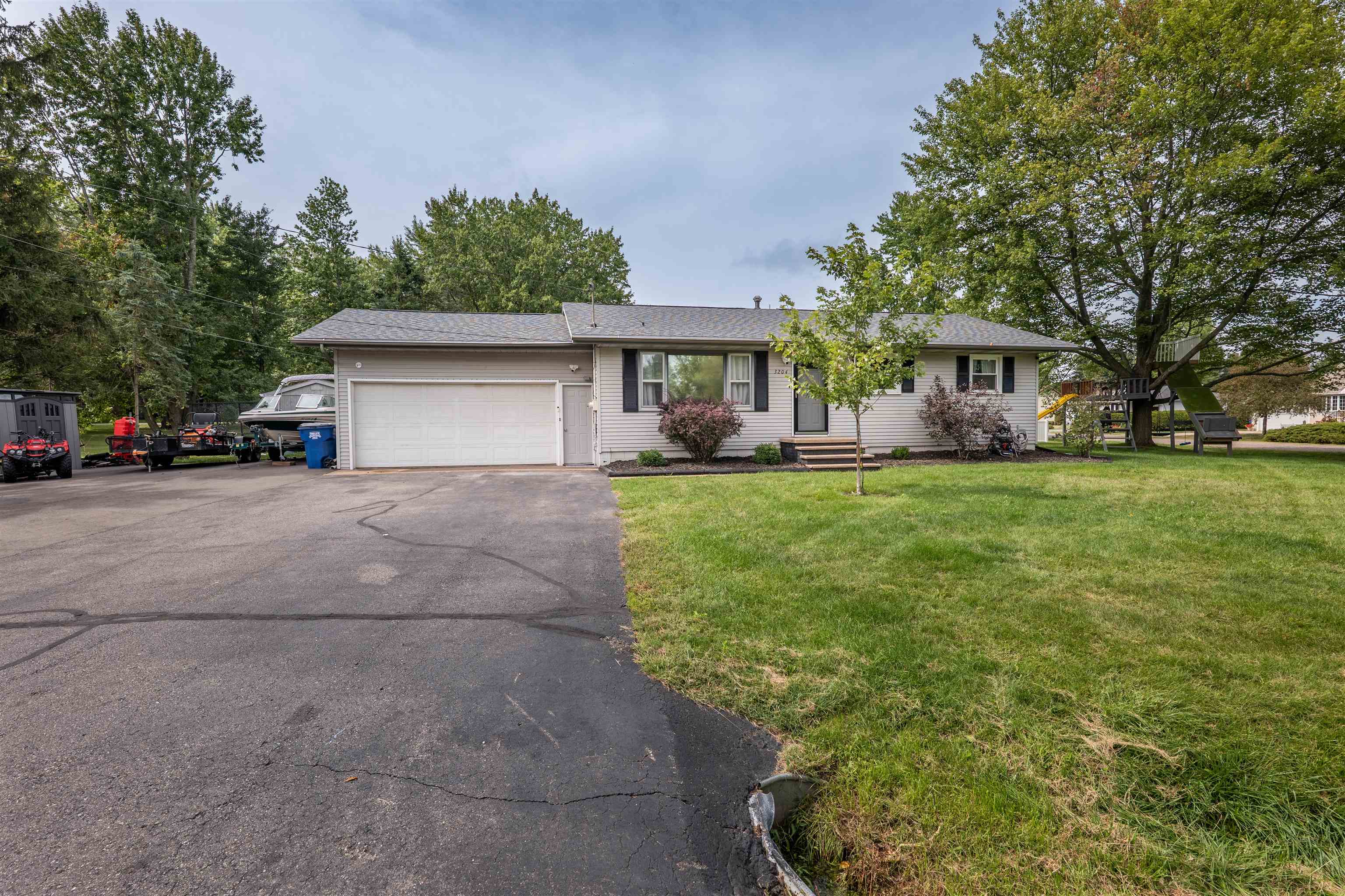 226968 BOB O LINK AVENUE, Wausau, Wisconsin 54401, 5 Bedrooms Bedrooms, ,2 BathroomsBathrooms,Residential,For Sale,226968 BOB O LINK AVENUE,22604285