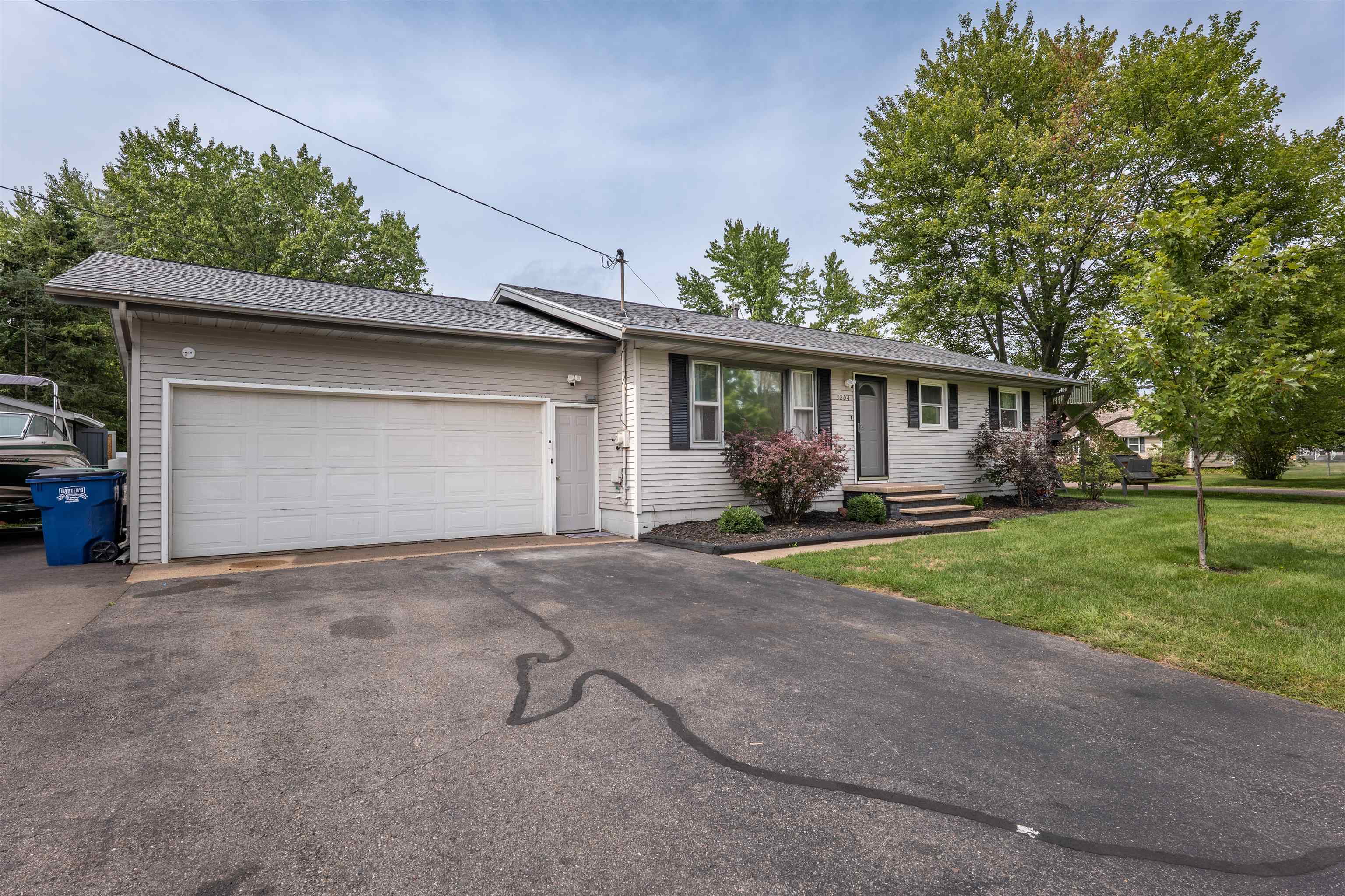 226968 BOB O LINK AVENUE, Wausau, Wisconsin 54401, 5 Bedrooms Bedrooms, ,2 BathroomsBathrooms,Residential,For Sale,226968 BOB O LINK AVENUE,22604285