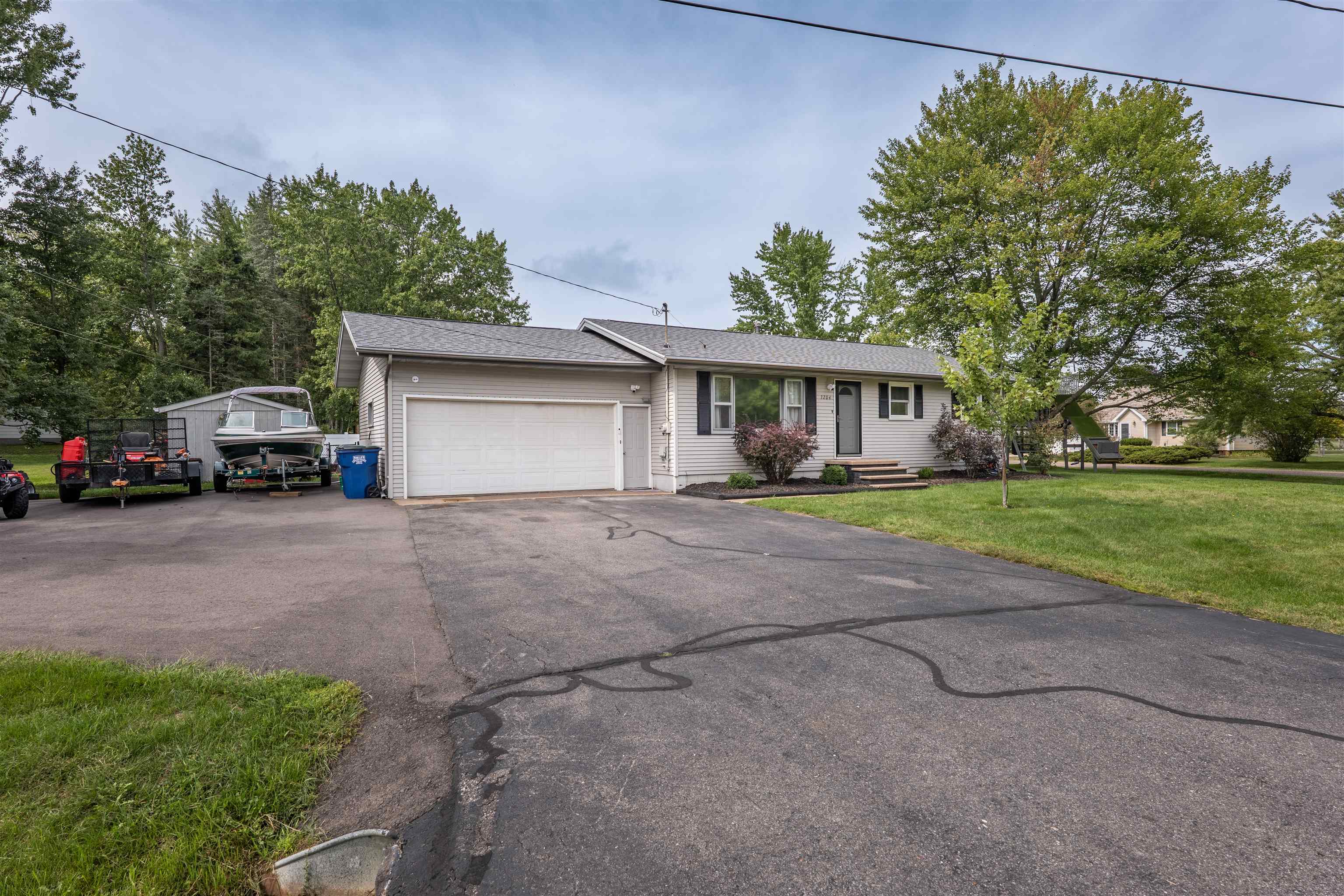 226968 BOB O LINK AVENUE, Wausau, Wisconsin 54401, 5 Bedrooms Bedrooms, ,2 BathroomsBathrooms,Residential,For Sale,226968 BOB O LINK AVENUE,22604285