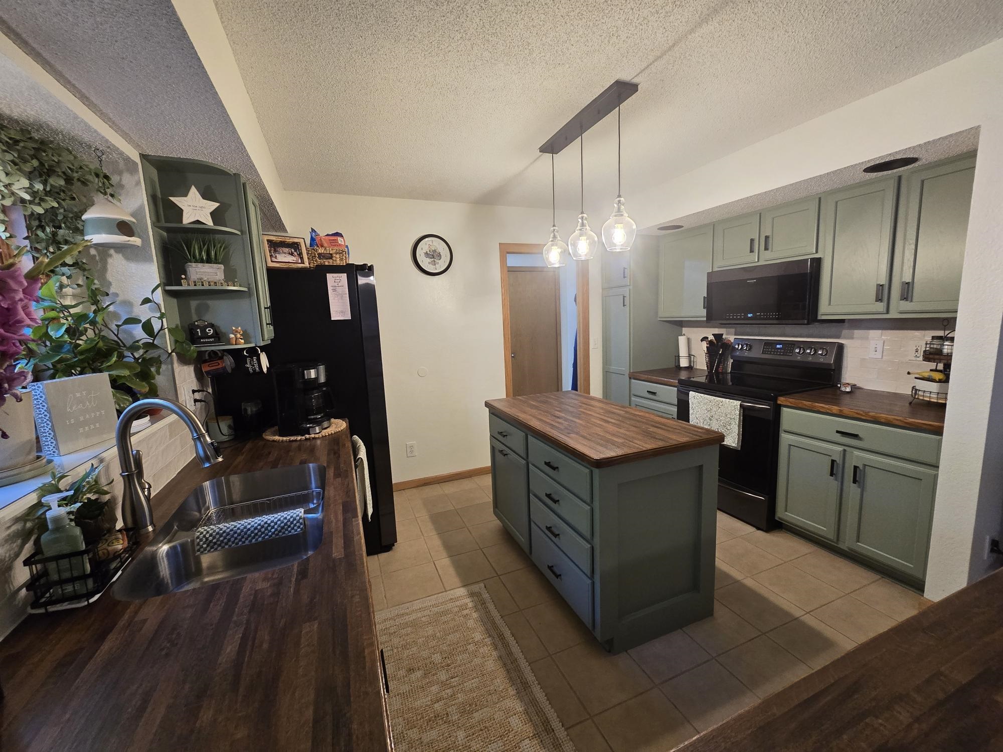 517 REGAL FOREST TRAIL, Nekoosa, Wisconsin 54457, 4 Bedrooms Bedrooms, ,2 BathroomsBathrooms,Residential,For Sale,517 REGAL FOREST TRAIL,22604289