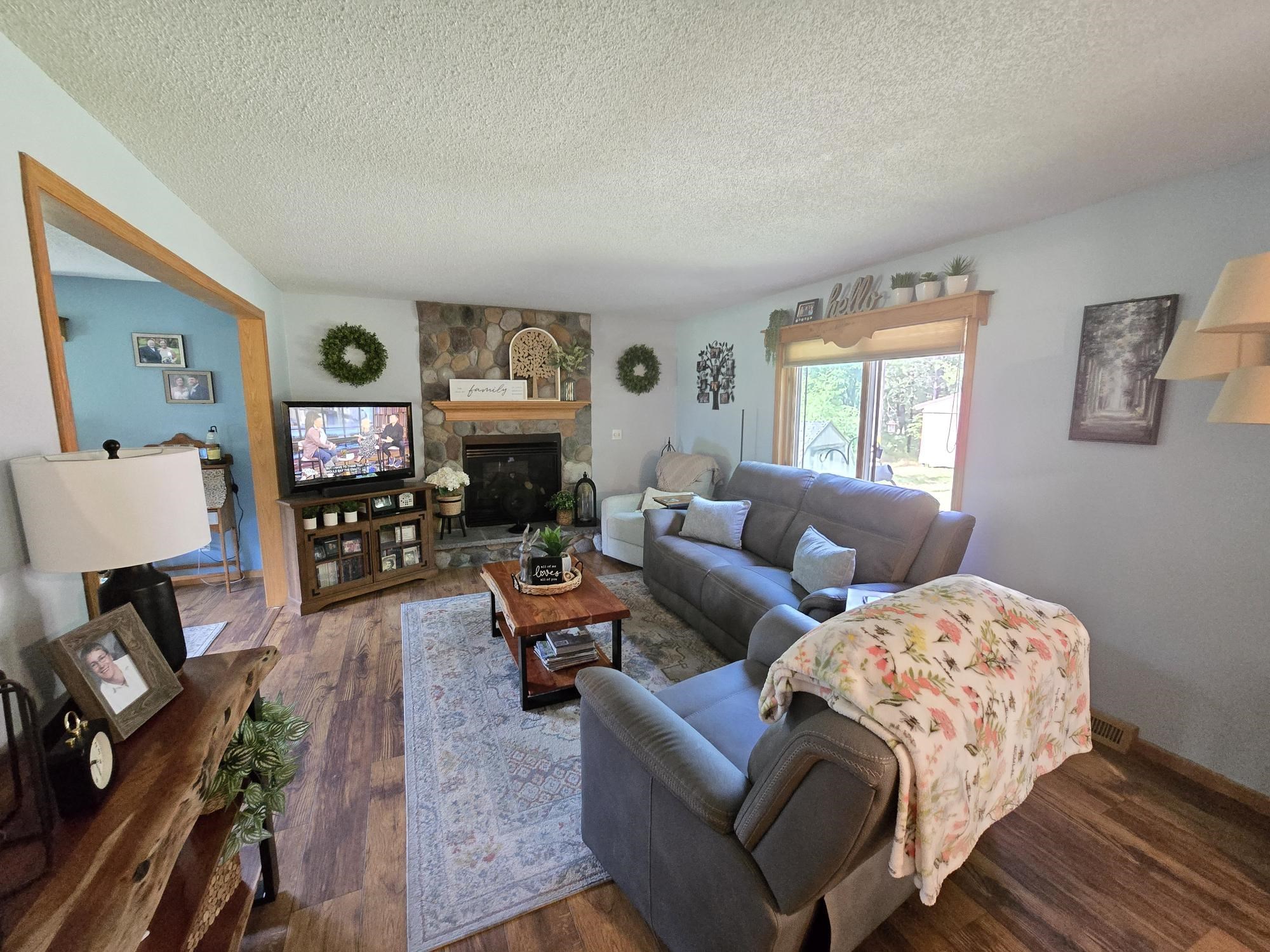 517 REGAL FOREST TRAIL, Nekoosa, Wisconsin 54457, 4 Bedrooms Bedrooms, ,2 BathroomsBathrooms,Residential,For Sale,517 REGAL FOREST TRAIL,22604289