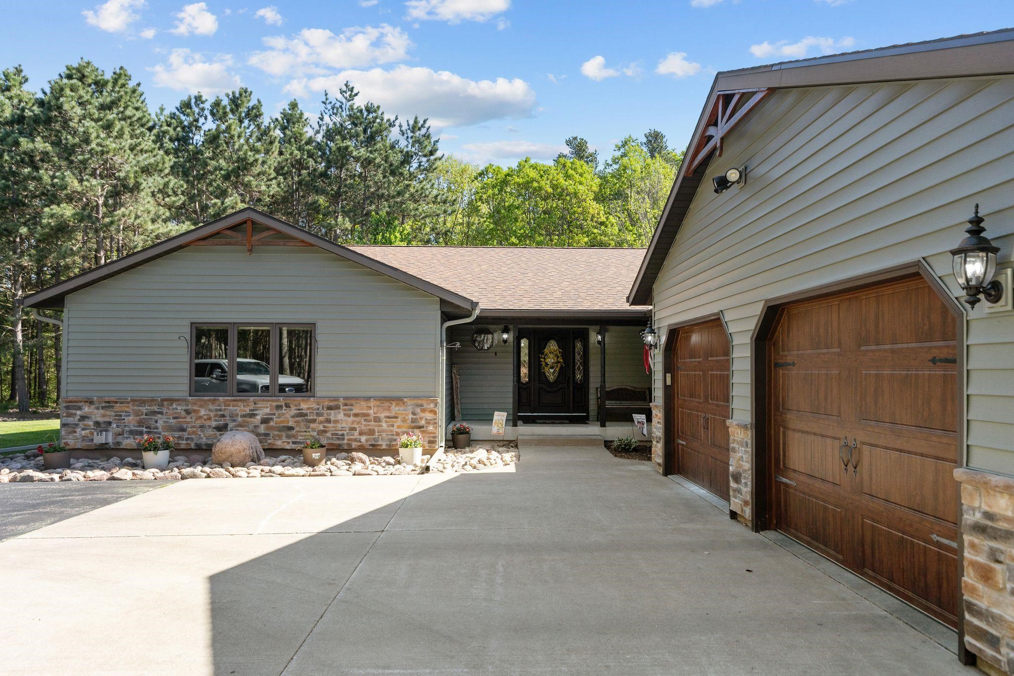 13359 HOLLYWOOD ROAD, Nekoosa, Wisconsin 54457, 4 Bedrooms Bedrooms, ,3 BathroomsBathrooms,Residential,For Sale,13359 HOLLYWOOD ROAD,22604306