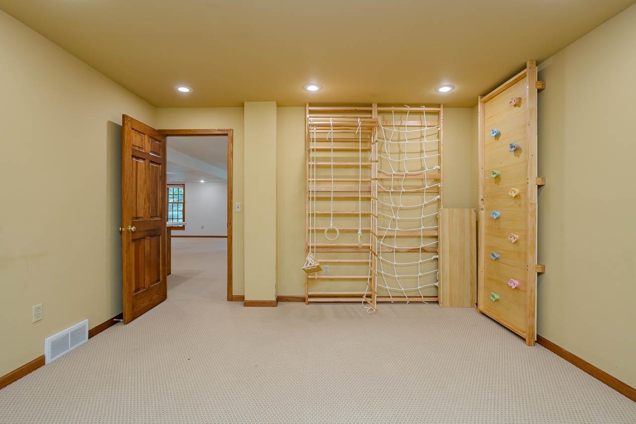 4029 CRESTWOOD DRIVE, Wausau, Wisconsin 54403, 4 Bedrooms Bedrooms, ,3 BathroomsBathrooms,Residential,For Sale,4029 CRESTWOOD DRIVE,22604309
