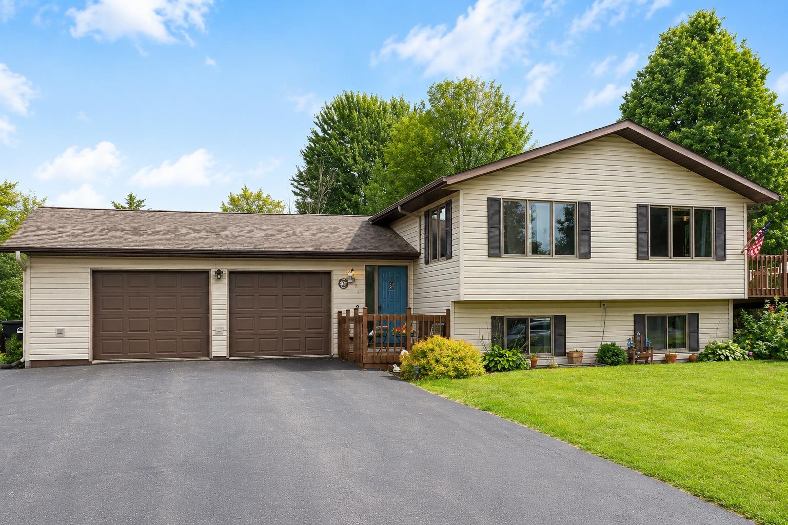 194 N 5TH STREET, Dorchester, Wisconsin 54425, 4 Bedrooms Bedrooms, ,2 BathroomsBathrooms,Residential,For Sale,194 N 5TH STREET,22604313