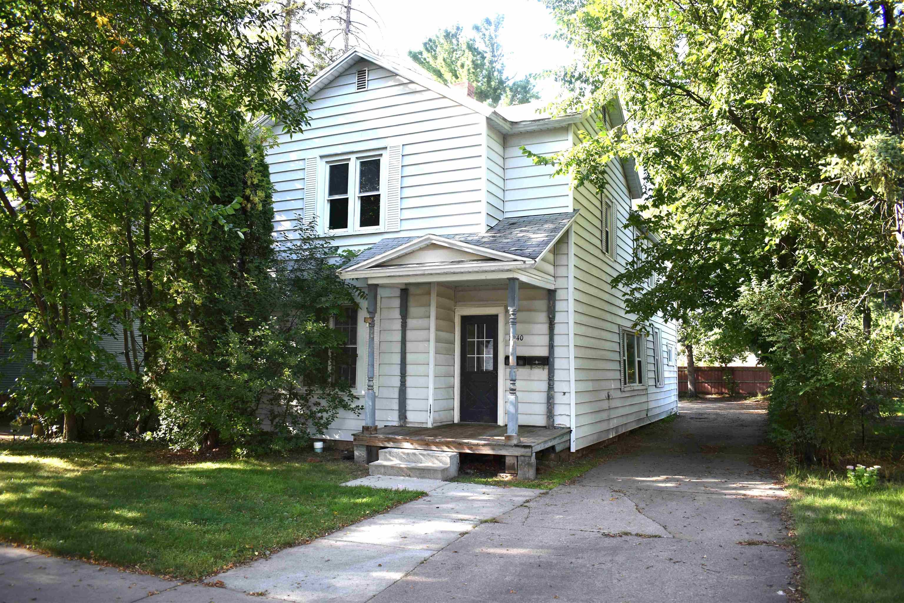 1640 COLLEGE AVENUE, Stevens Point, Wisconsin 54481, 4 Bedrooms Bedrooms, ,1 BathroomBathrooms,Multi-family,For Sale,1640 COLLEGE AVENUE,22604314